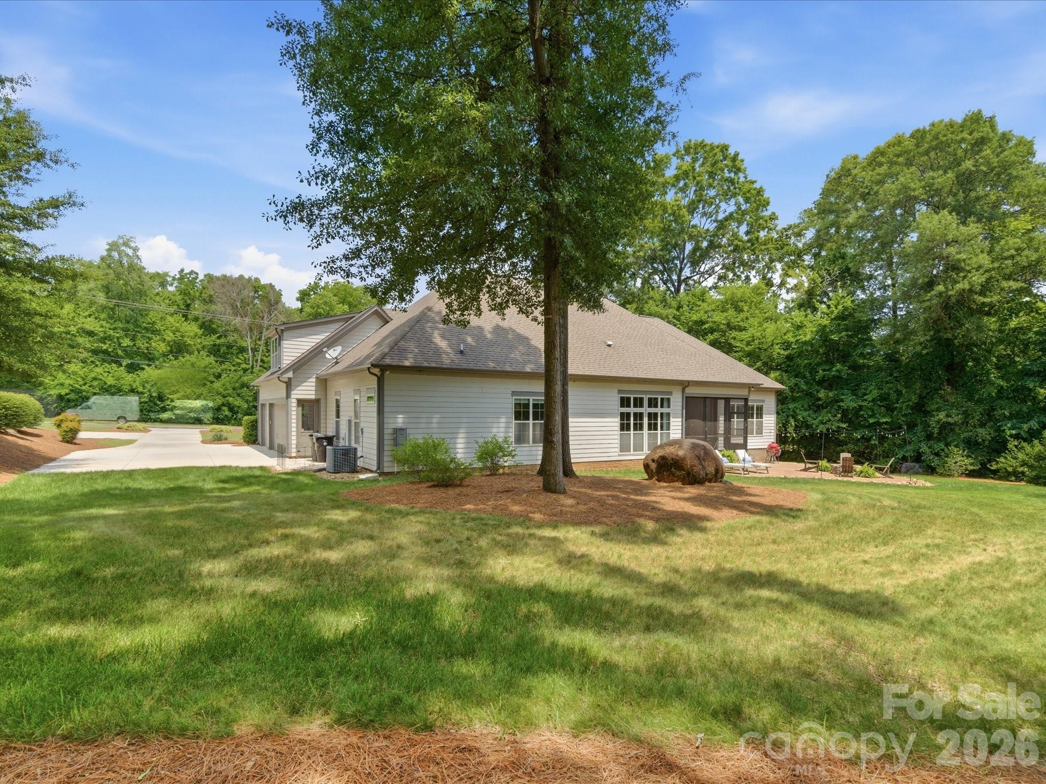 5717 Weddington Road — Concord