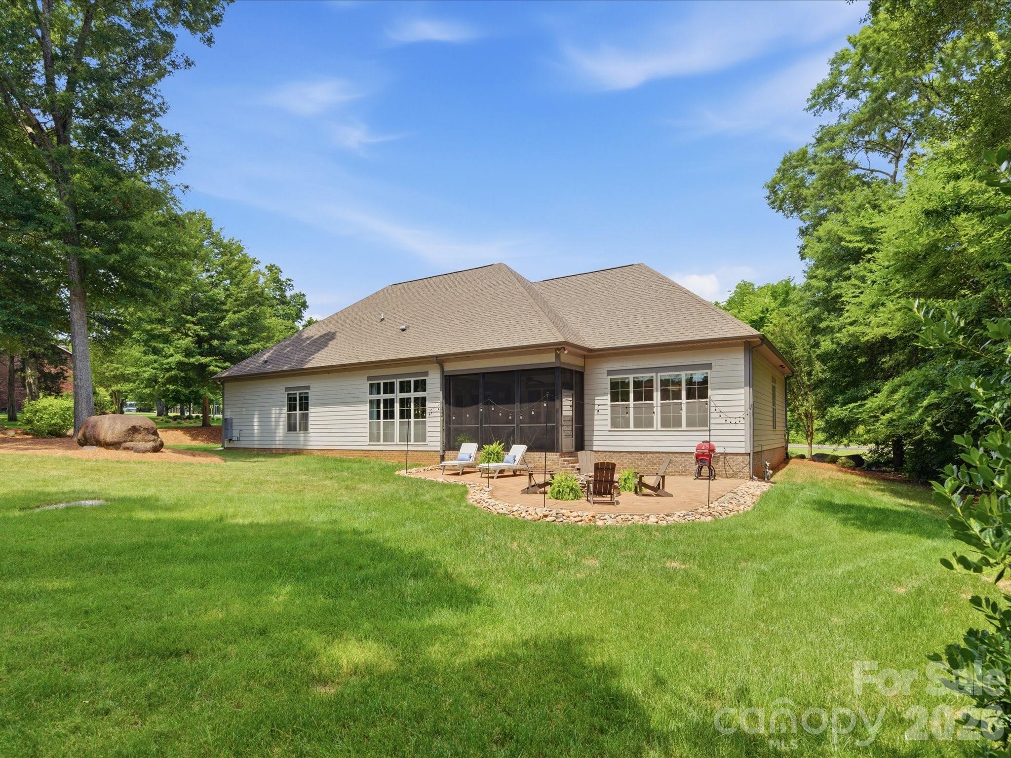 5717 Weddington Road — Concord