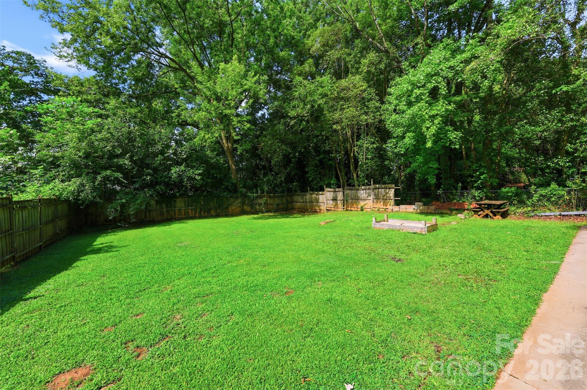 2736 Palm Avenue — Charlotte