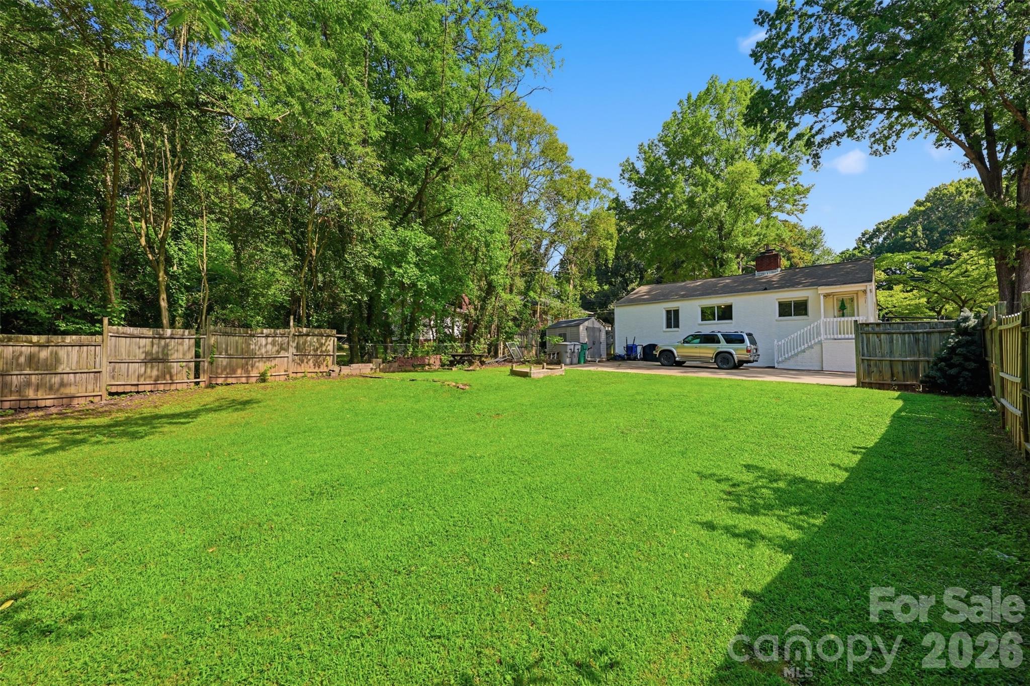 2736 Palm Avenue — Charlotte