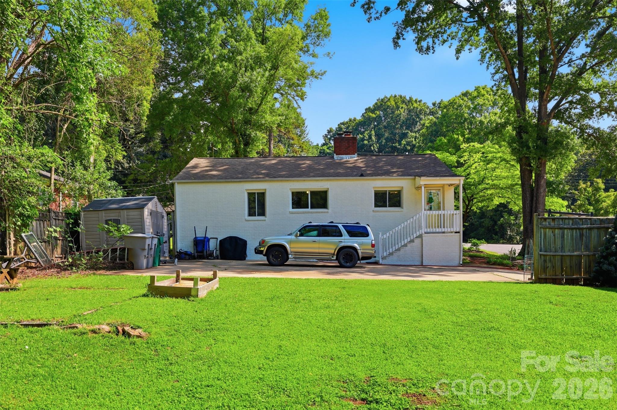 2736 Palm Avenue — Charlotte