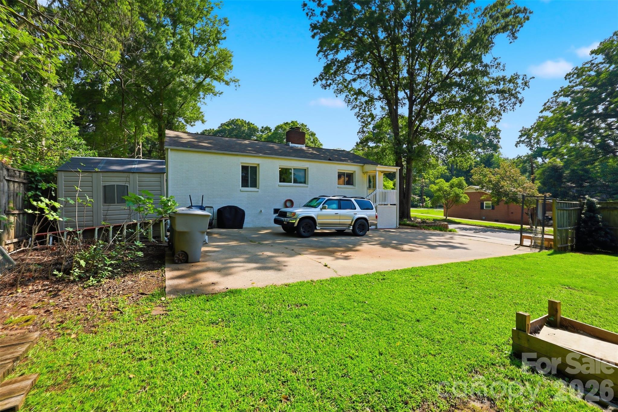 2736 Palm Avenue — Charlotte