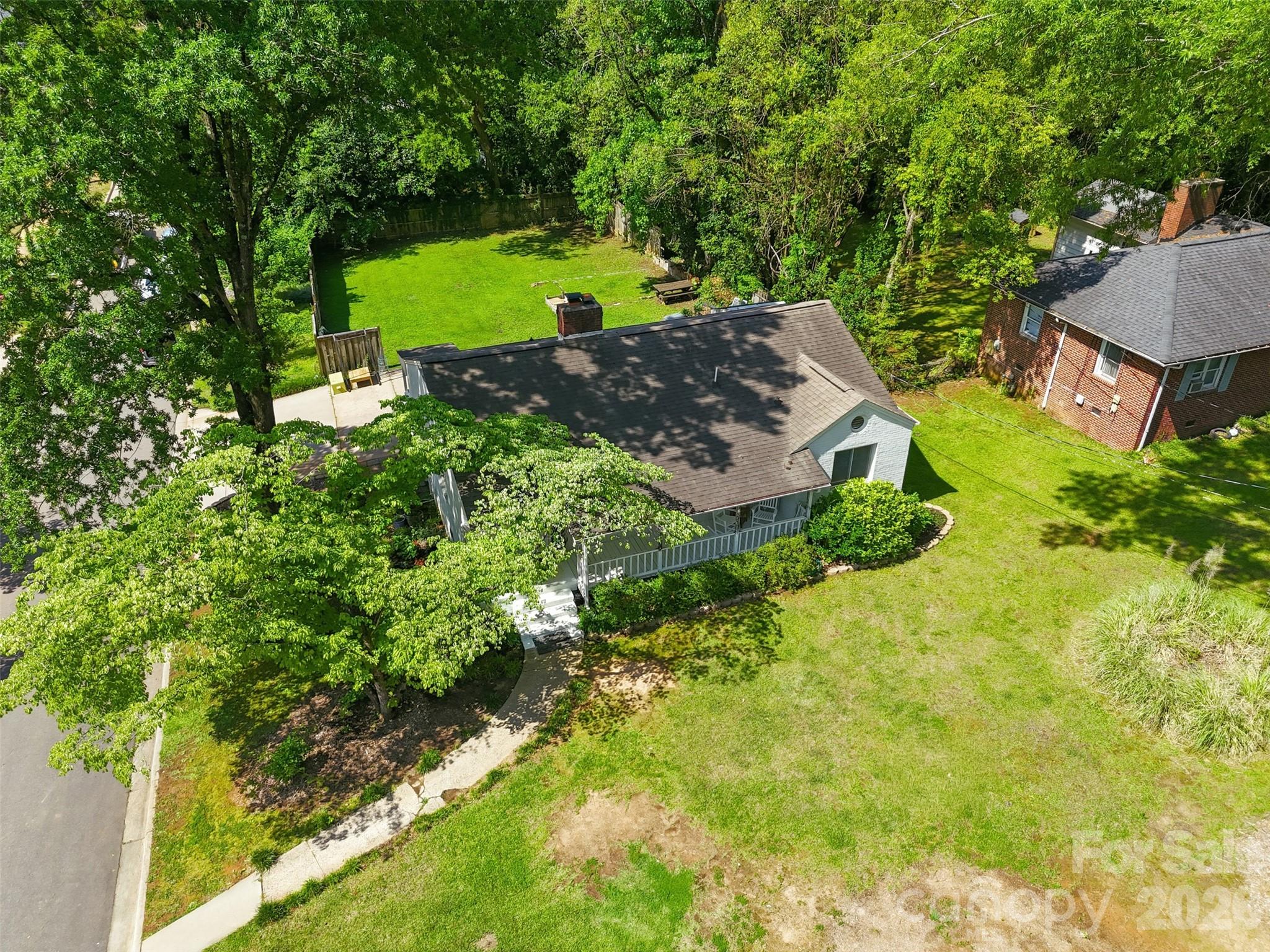 2736 Palm Avenue — Charlotte