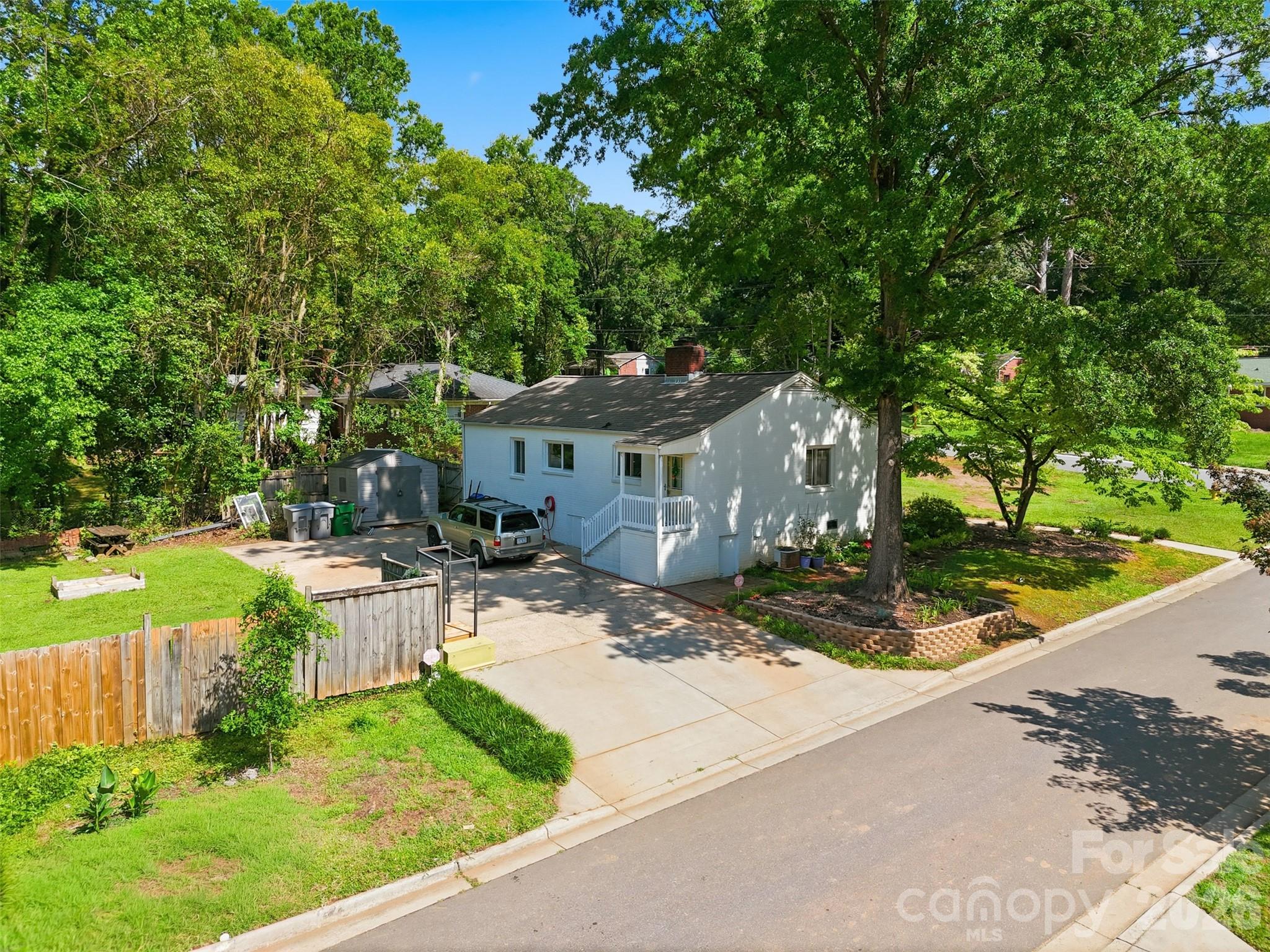 2736 Palm Avenue — Charlotte
