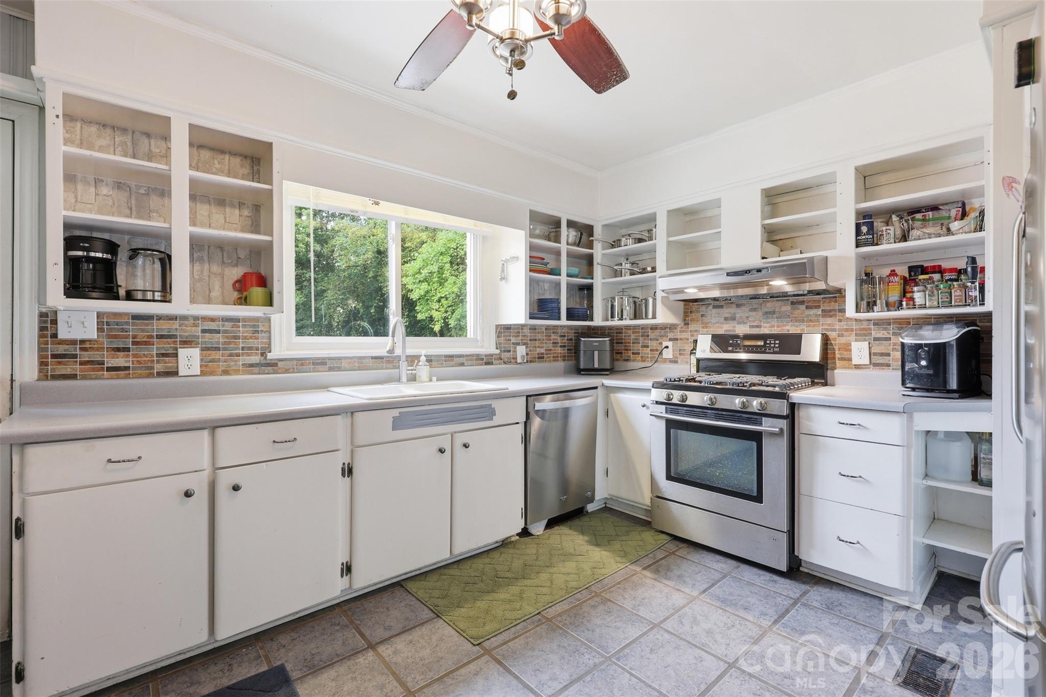 2736 Palm Avenue — Charlotte