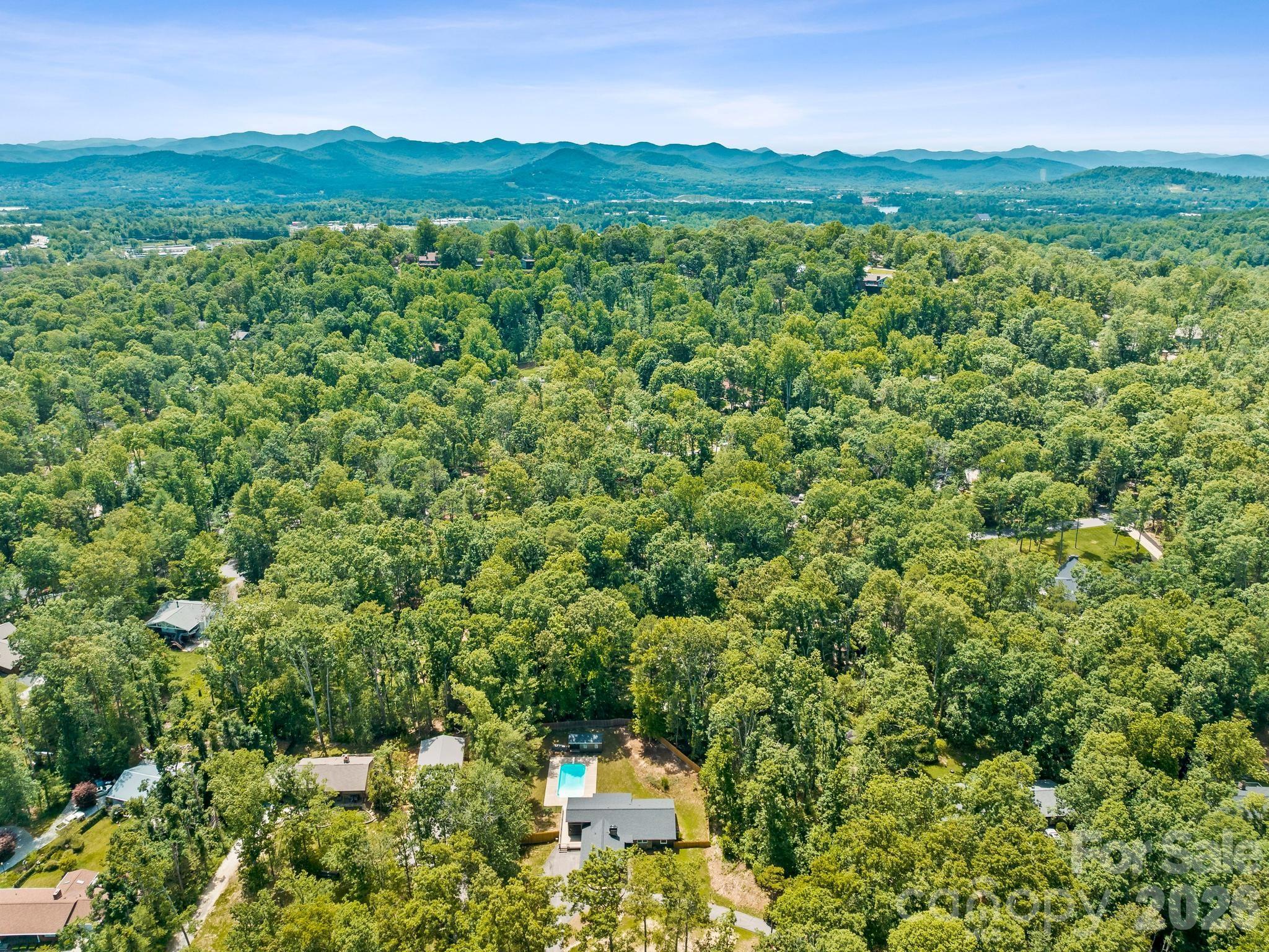 26 Glen Cove Road — Arden