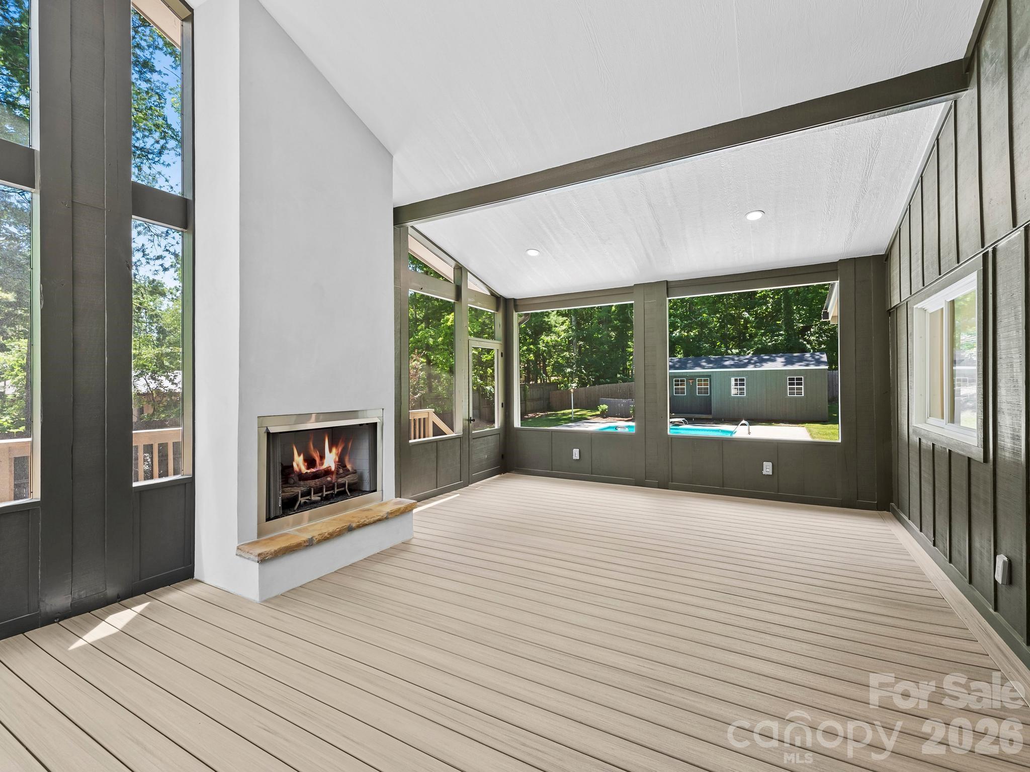 26 Glen Cove Road — Arden