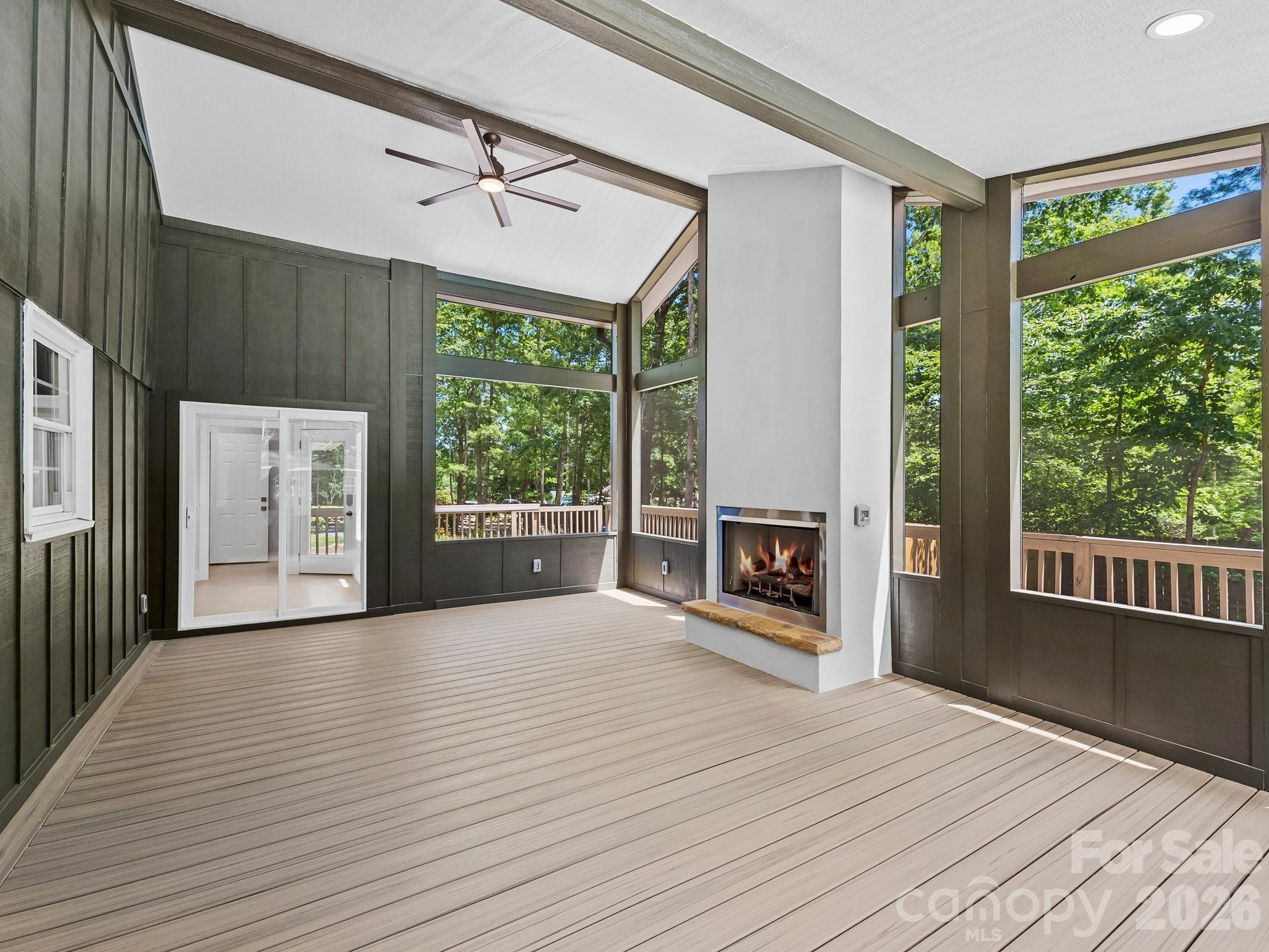 26 Glen Cove Road — Arden