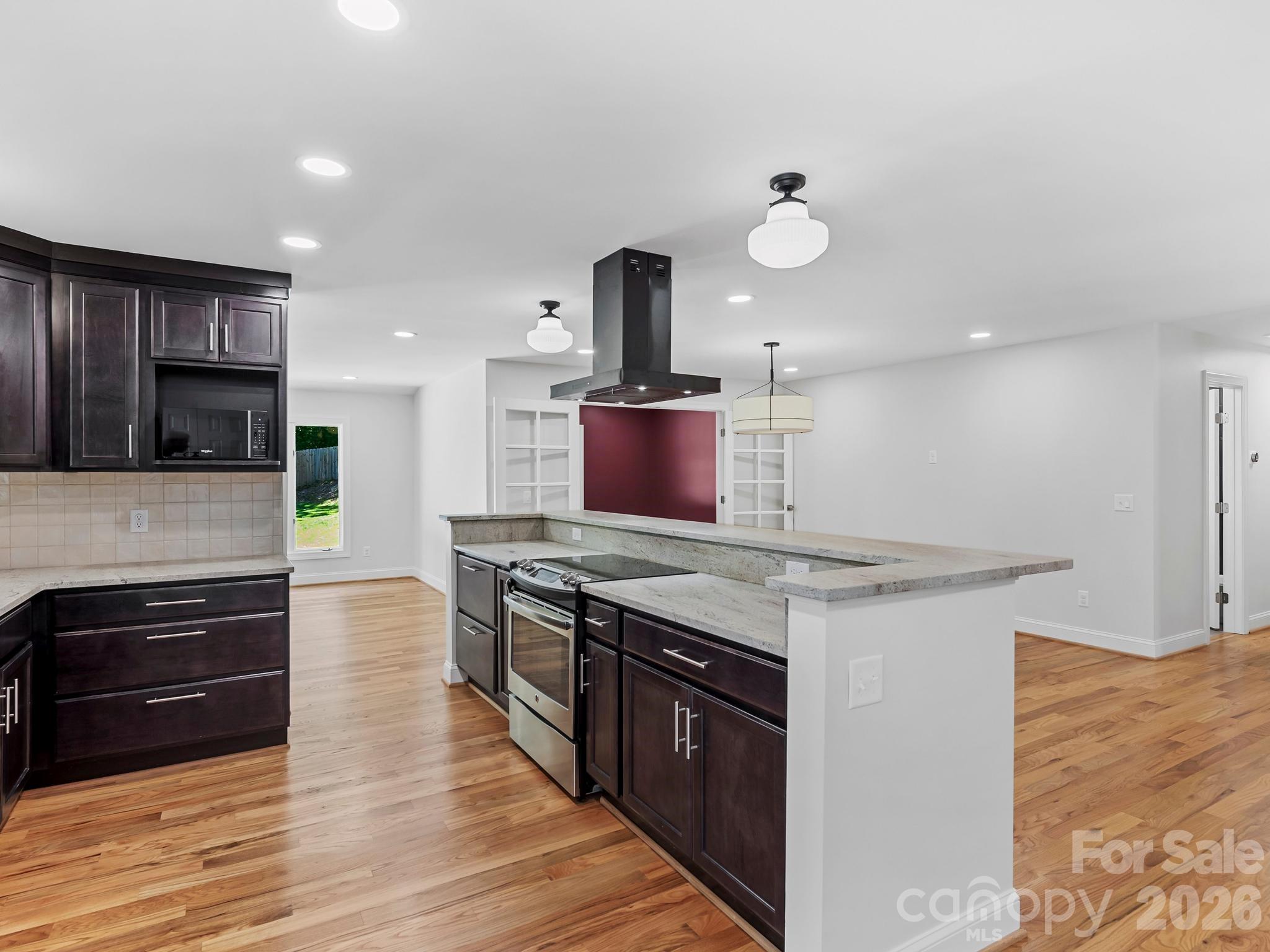 26 Glen Cove Road — Arden