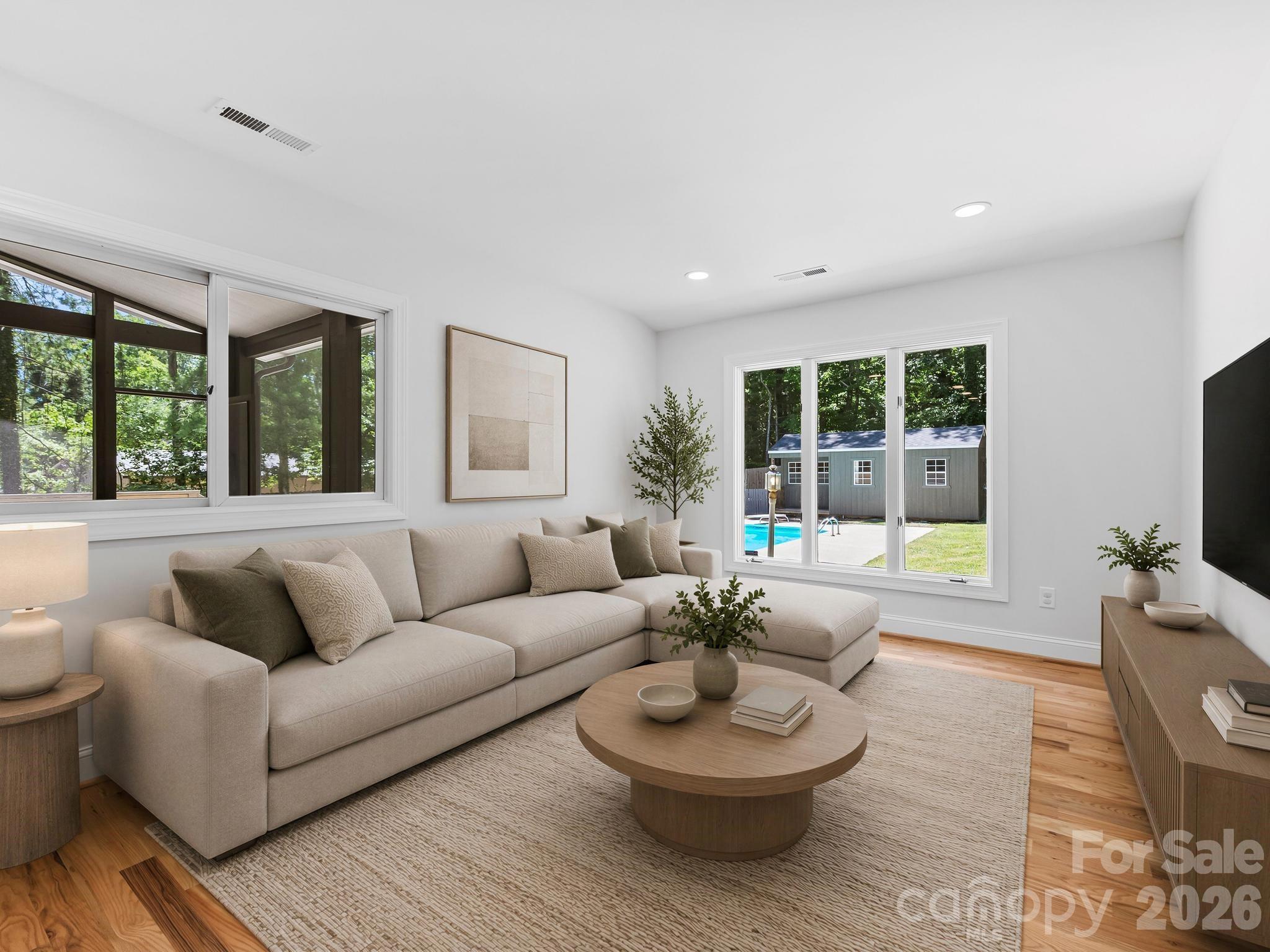 26 Glen Cove Road — Arden
