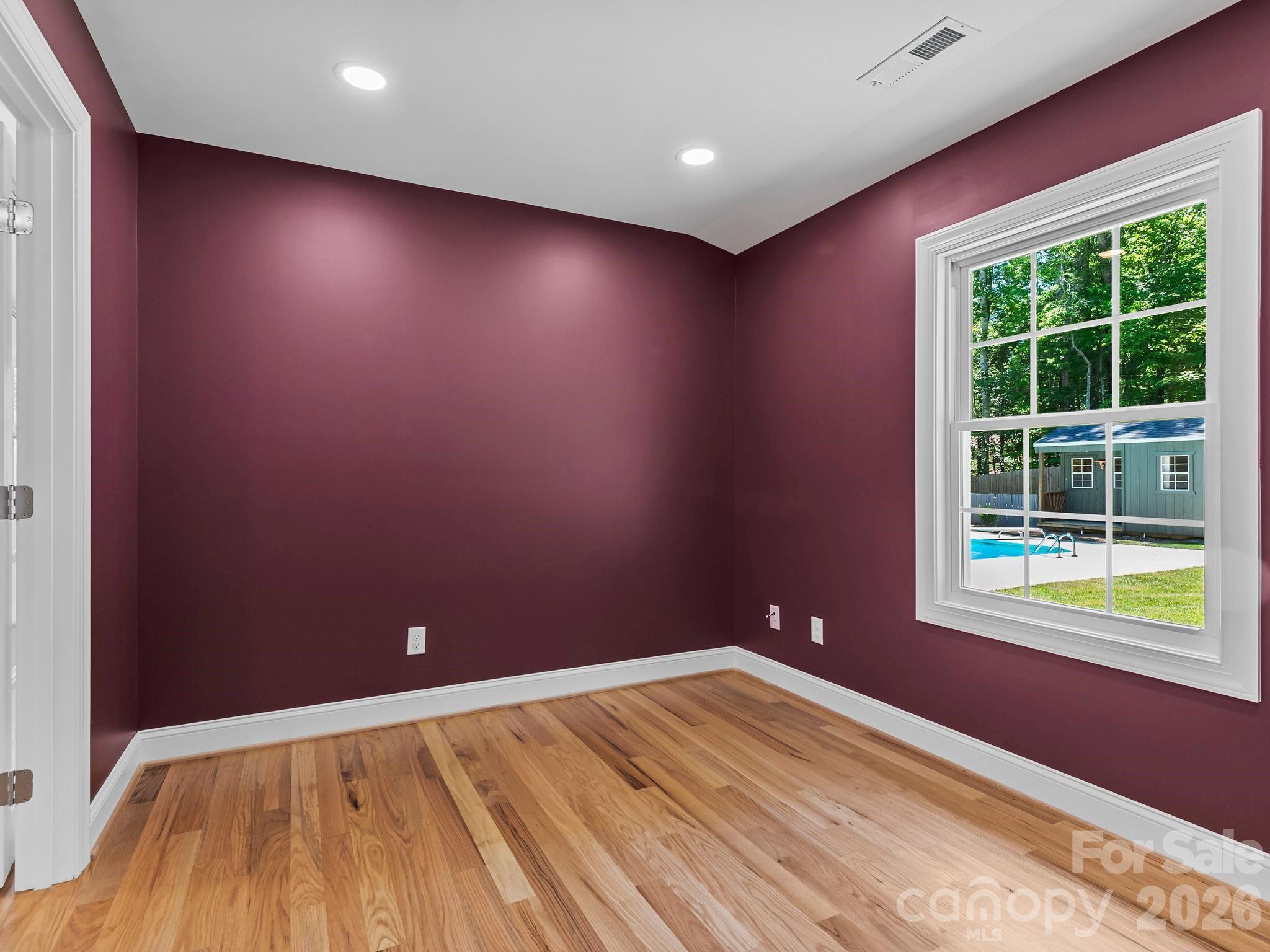 26 Glen Cove Road — Arden