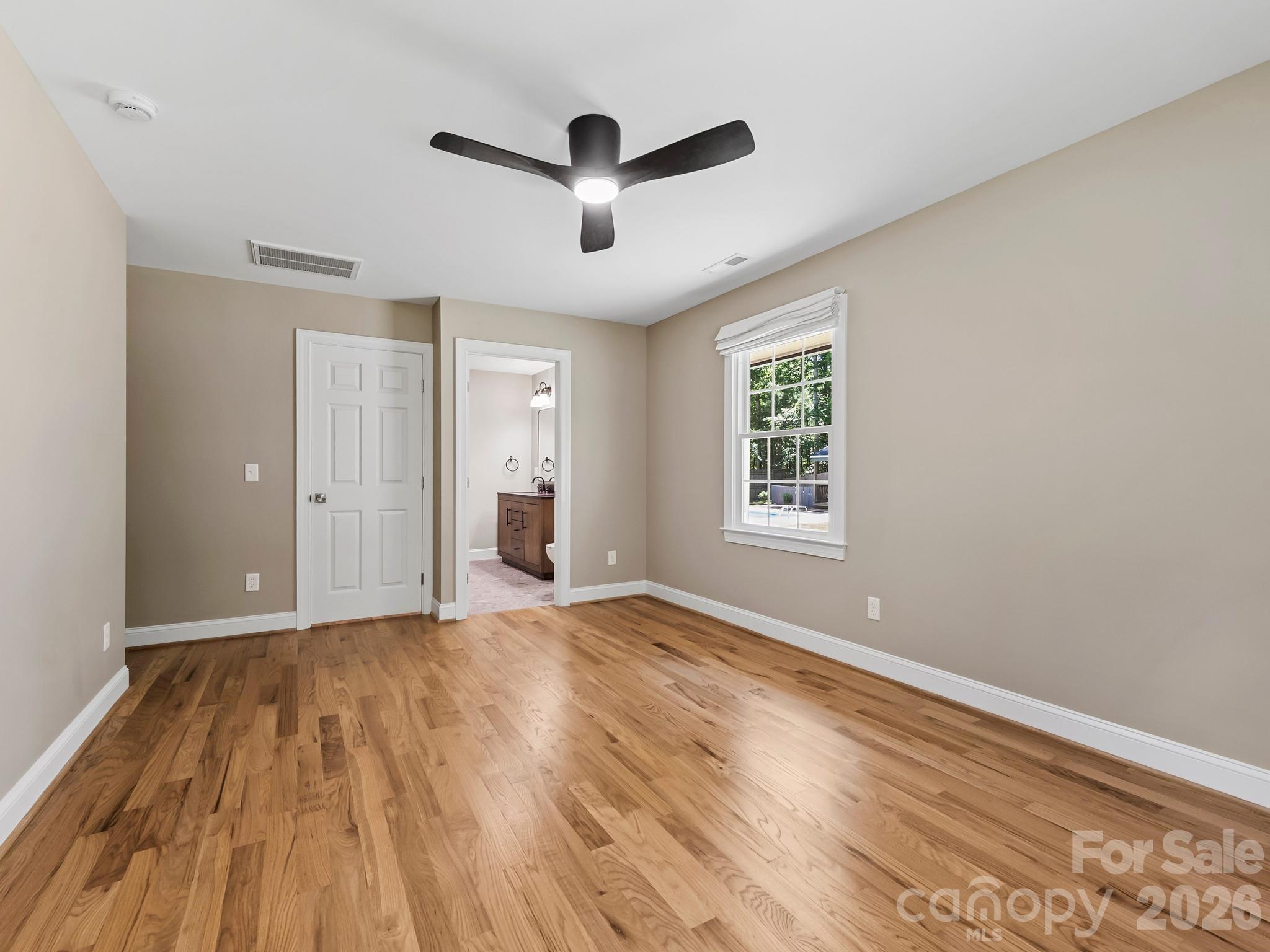 26 Glen Cove Road — Arden