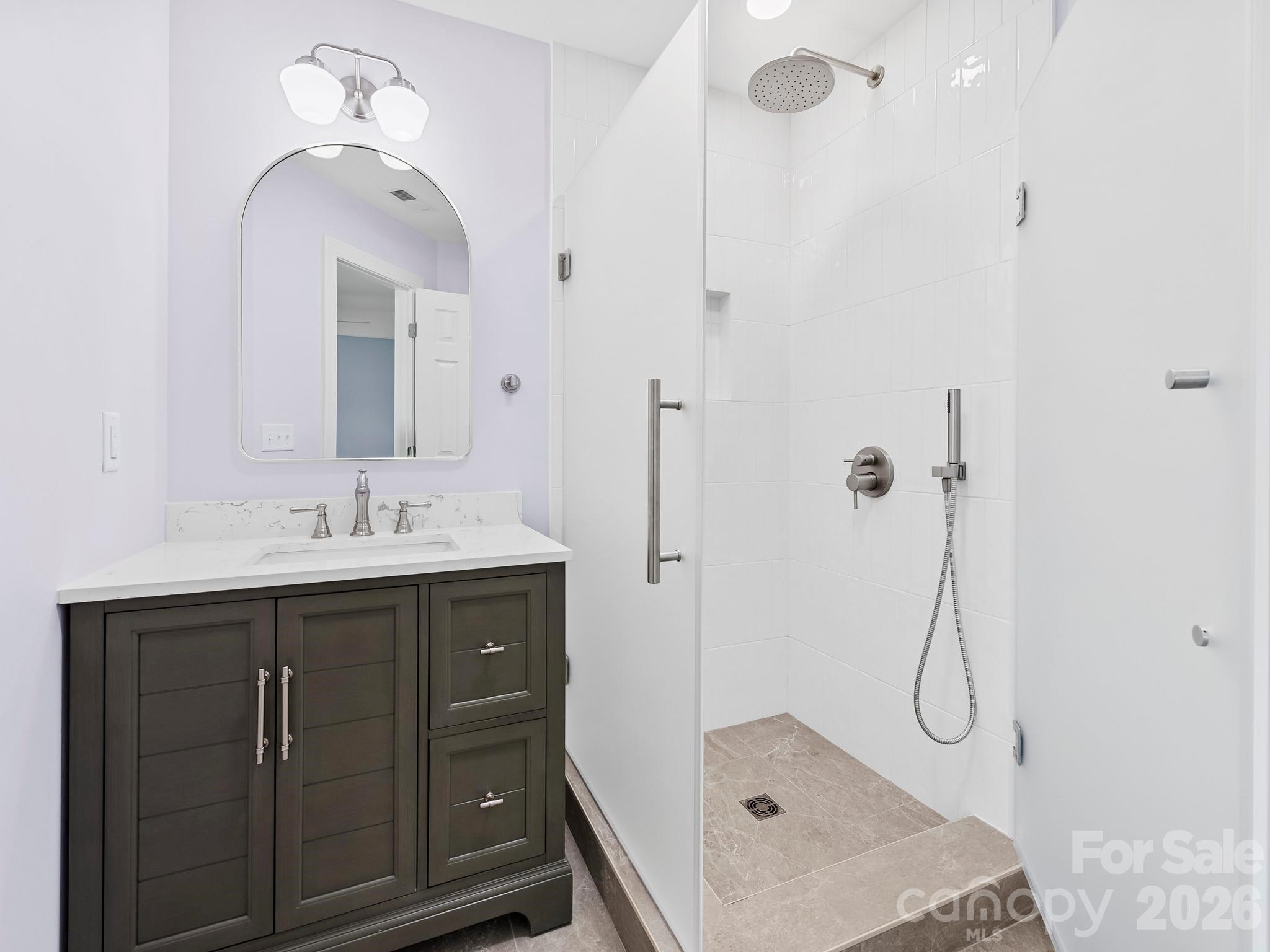 26 Glen Cove Road — Arden