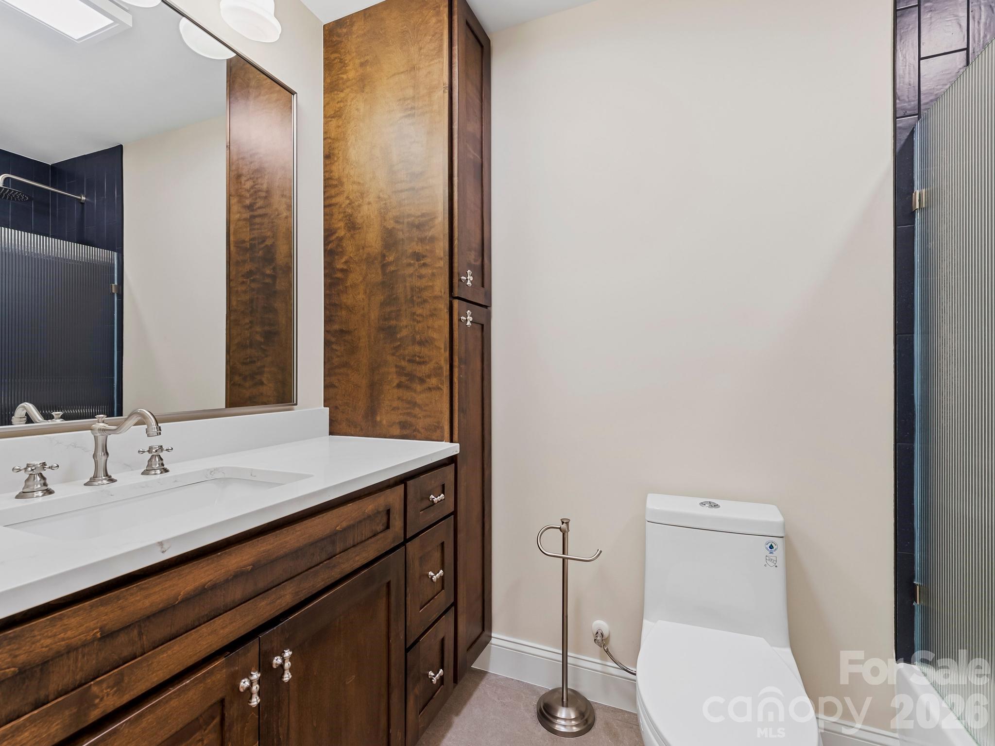 26 Glen Cove Road — Arden