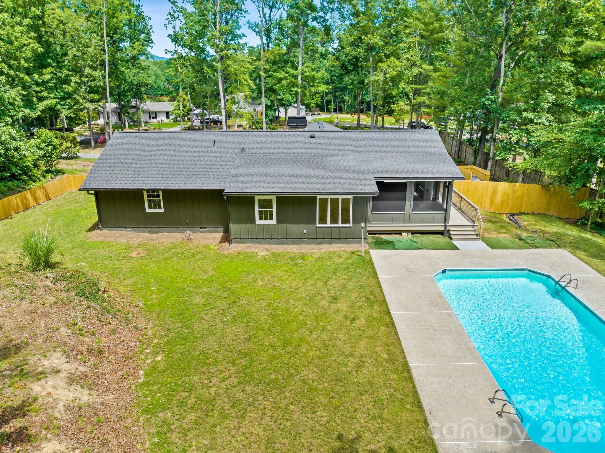 26 Glen Cove Road — Arden