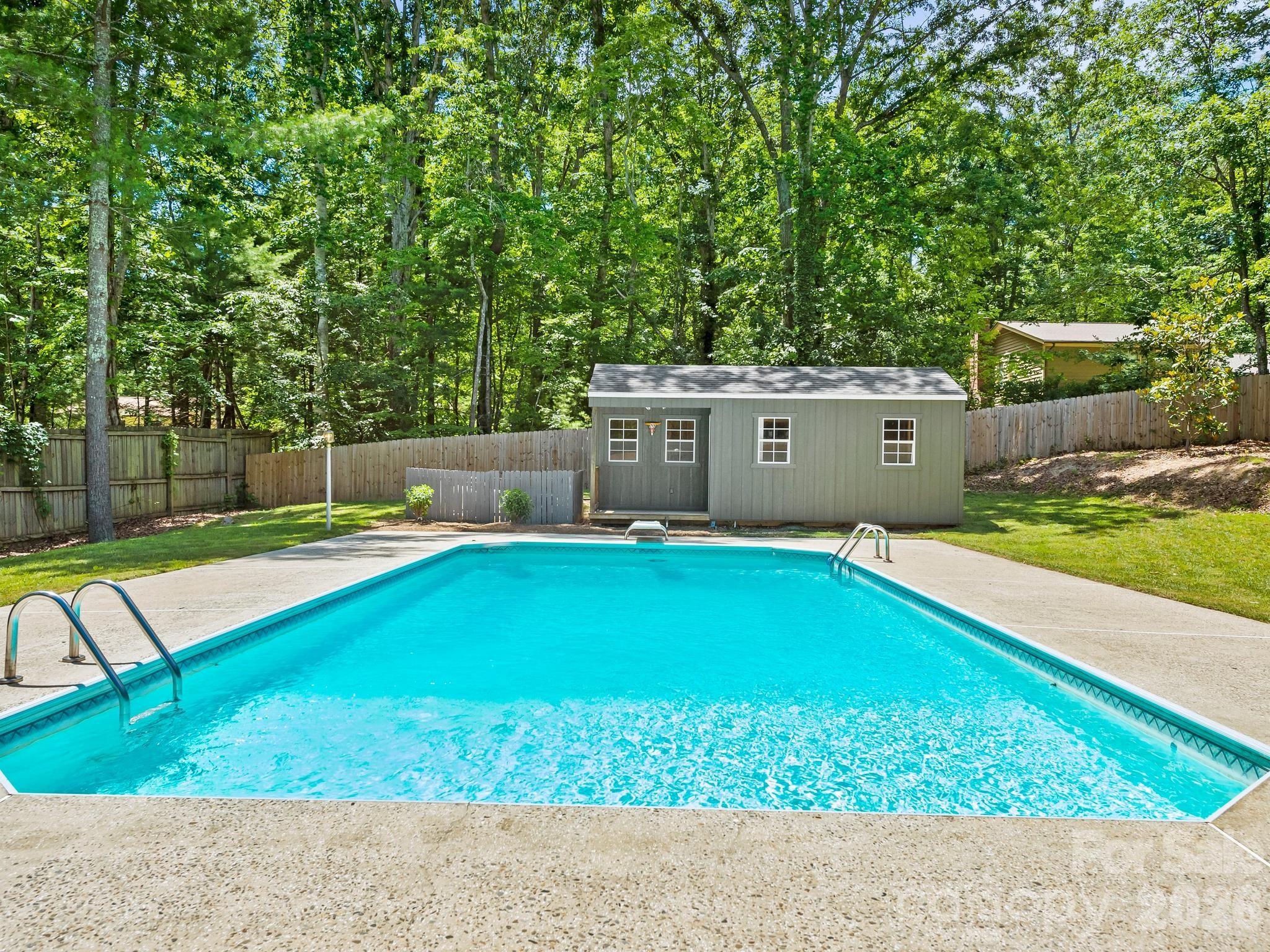 26 Glen Cove Road — Arden