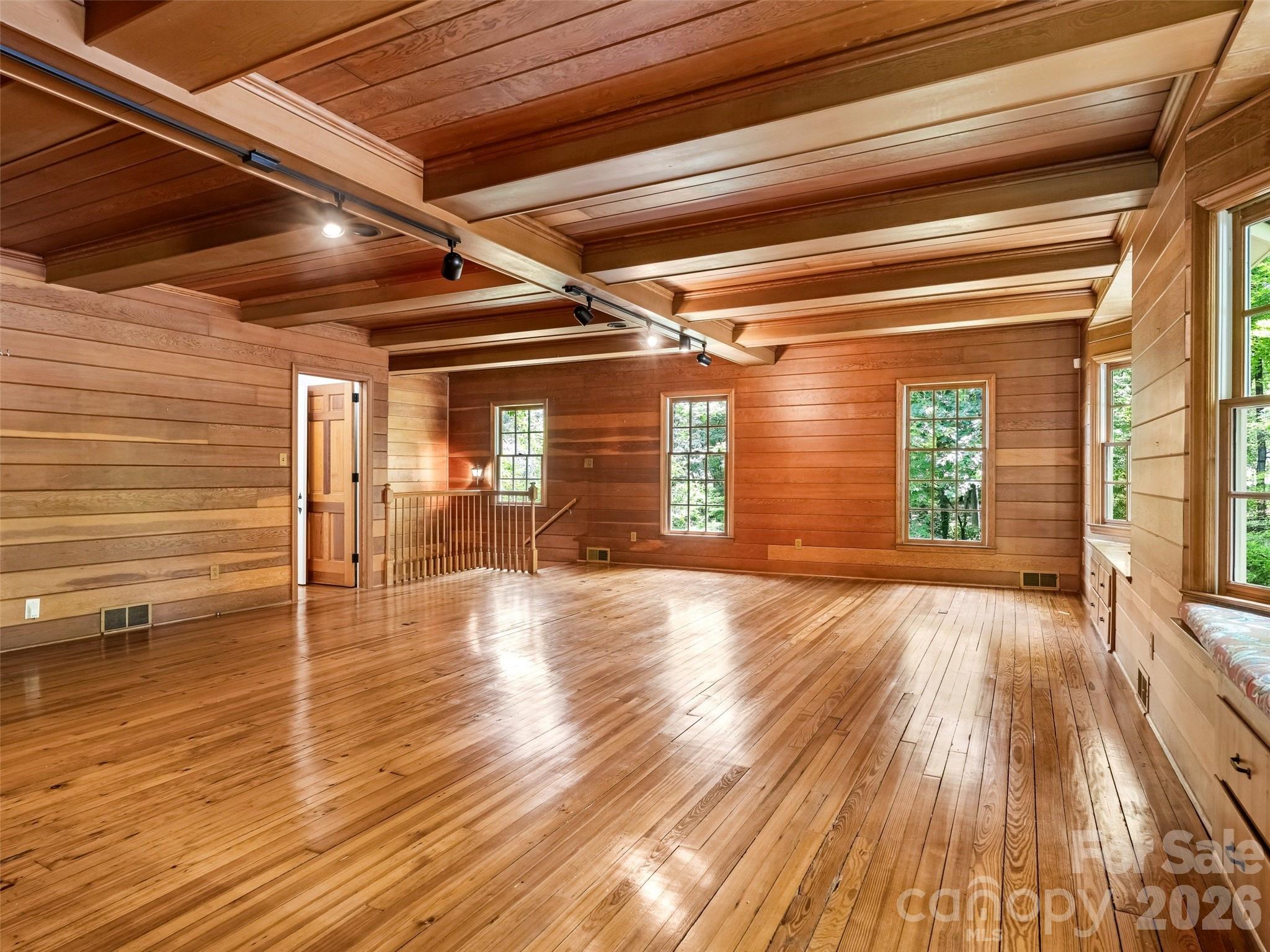 350 Shasta Lane — Charlotte
