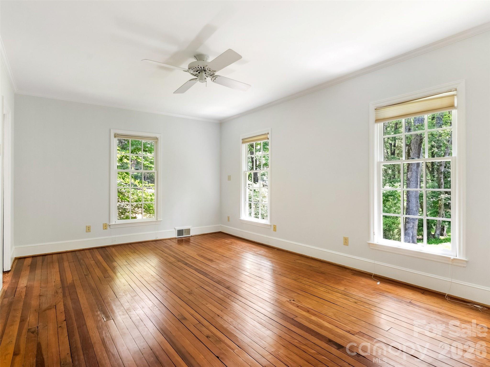 350 Shasta Lane — Charlotte