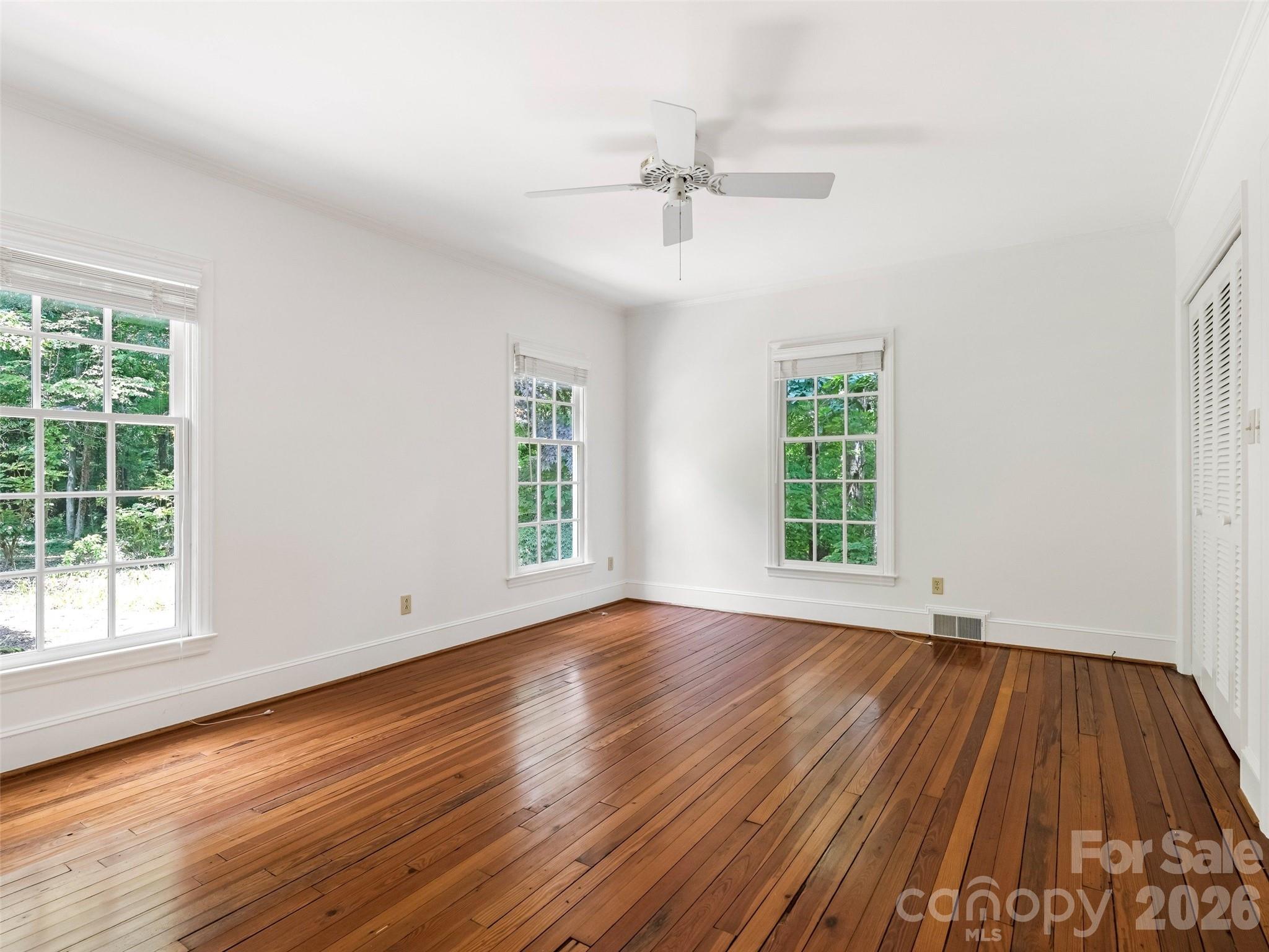 350 Shasta Lane — Charlotte
