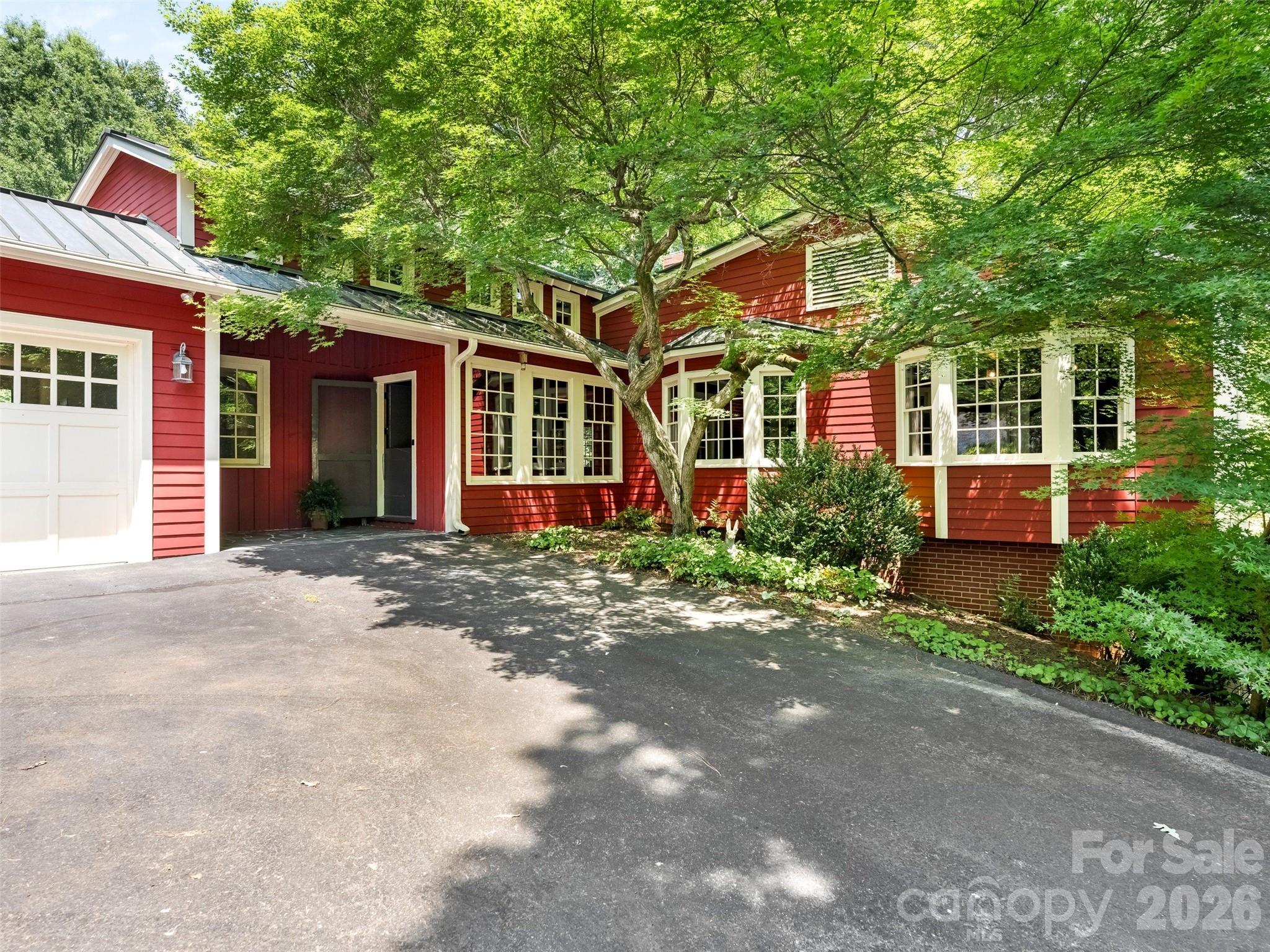 350 Shasta Lane — Charlotte