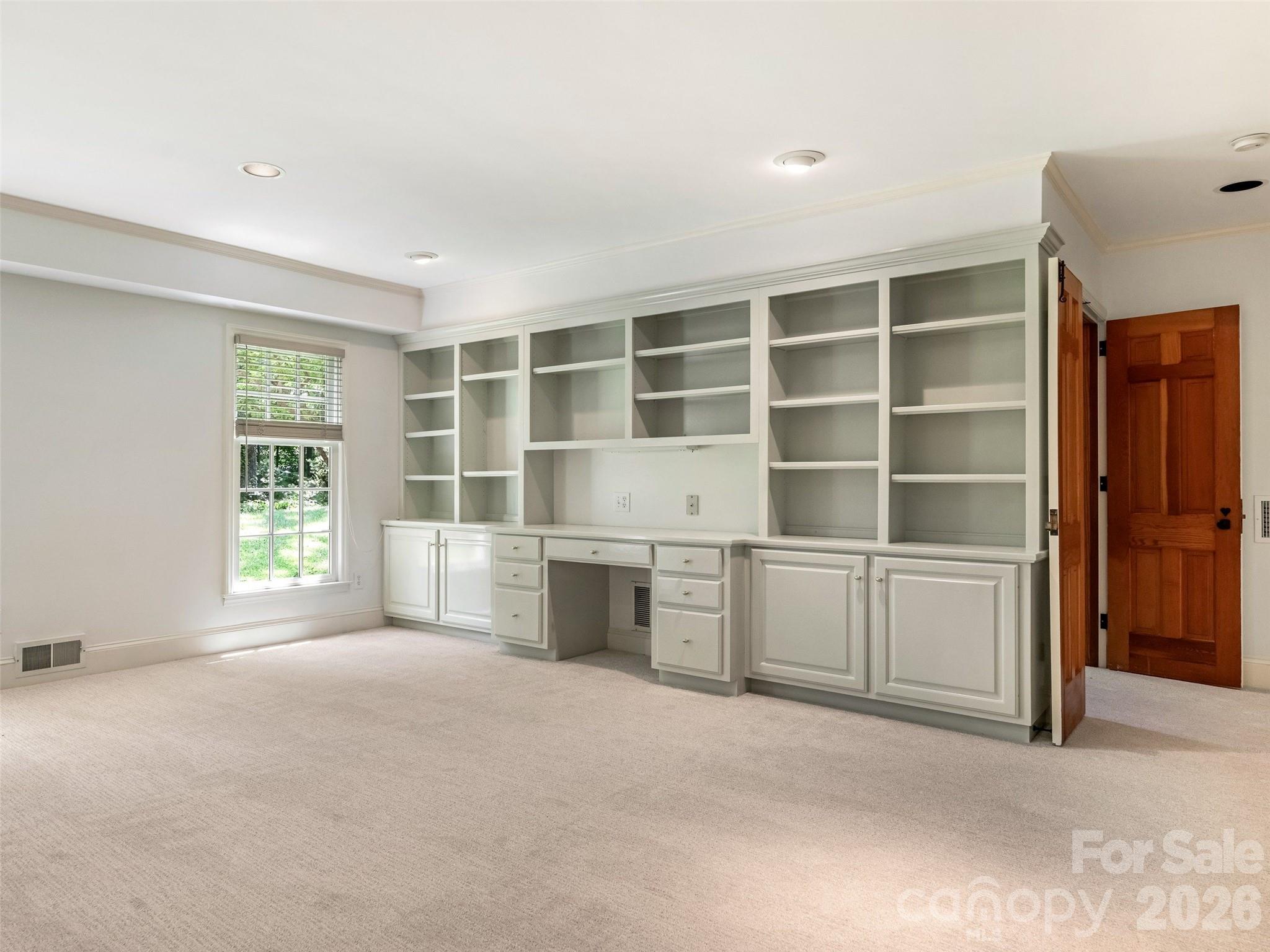 350 Shasta Lane — Charlotte