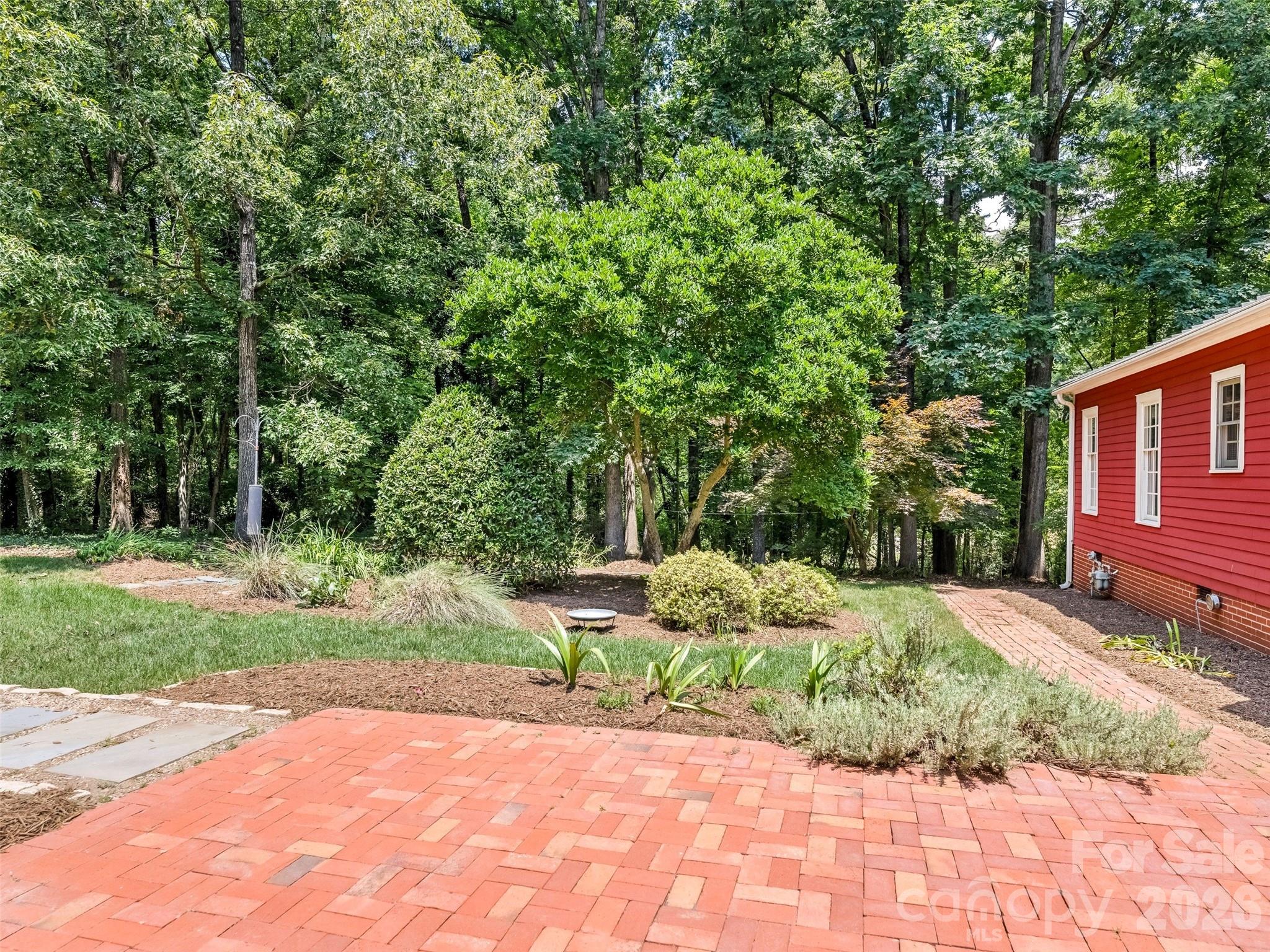 350 Shasta Lane — Charlotte
