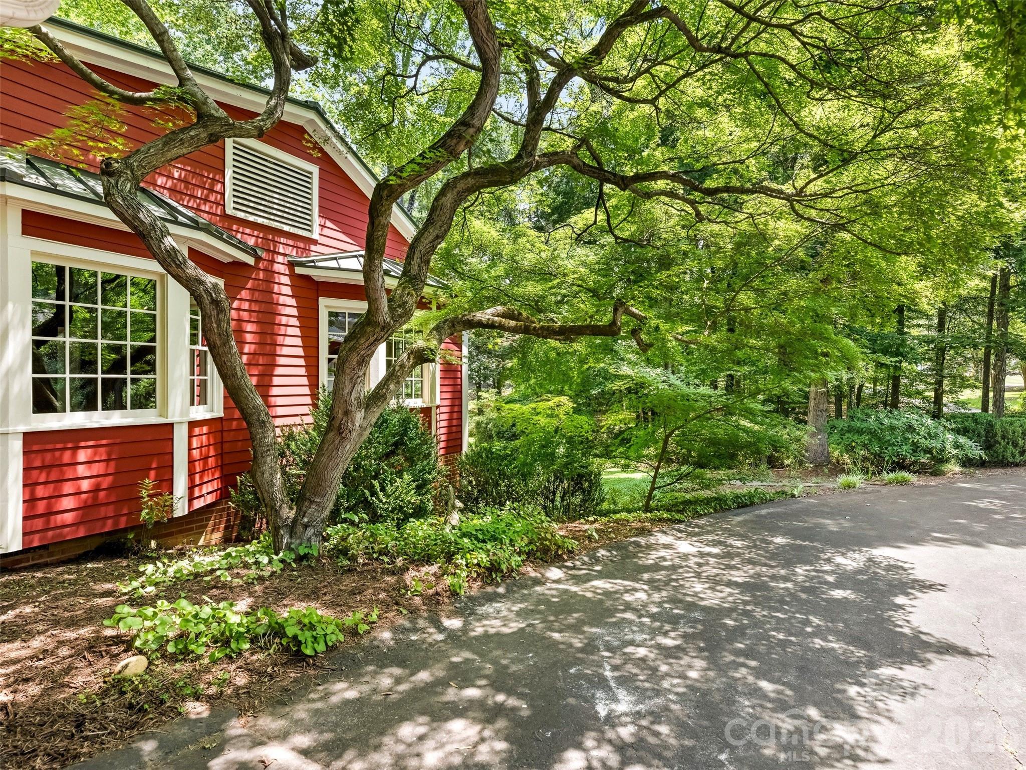 350 Shasta Lane — Charlotte