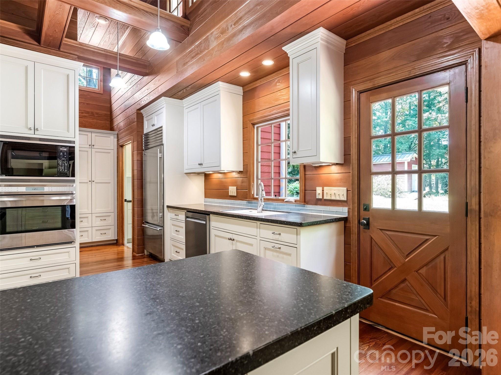 350 Shasta Lane — Charlotte