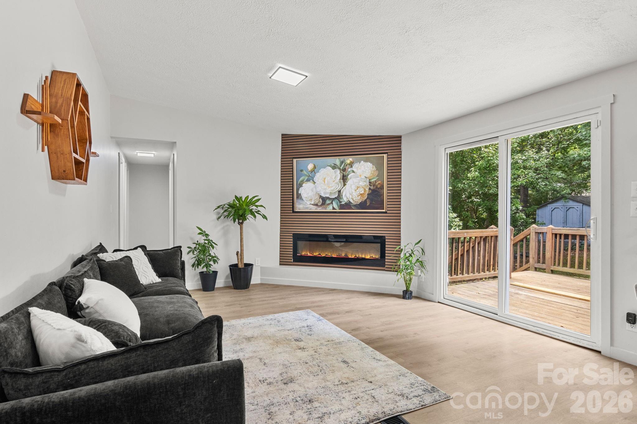 824 Joseph Antoon Circle — Stanley