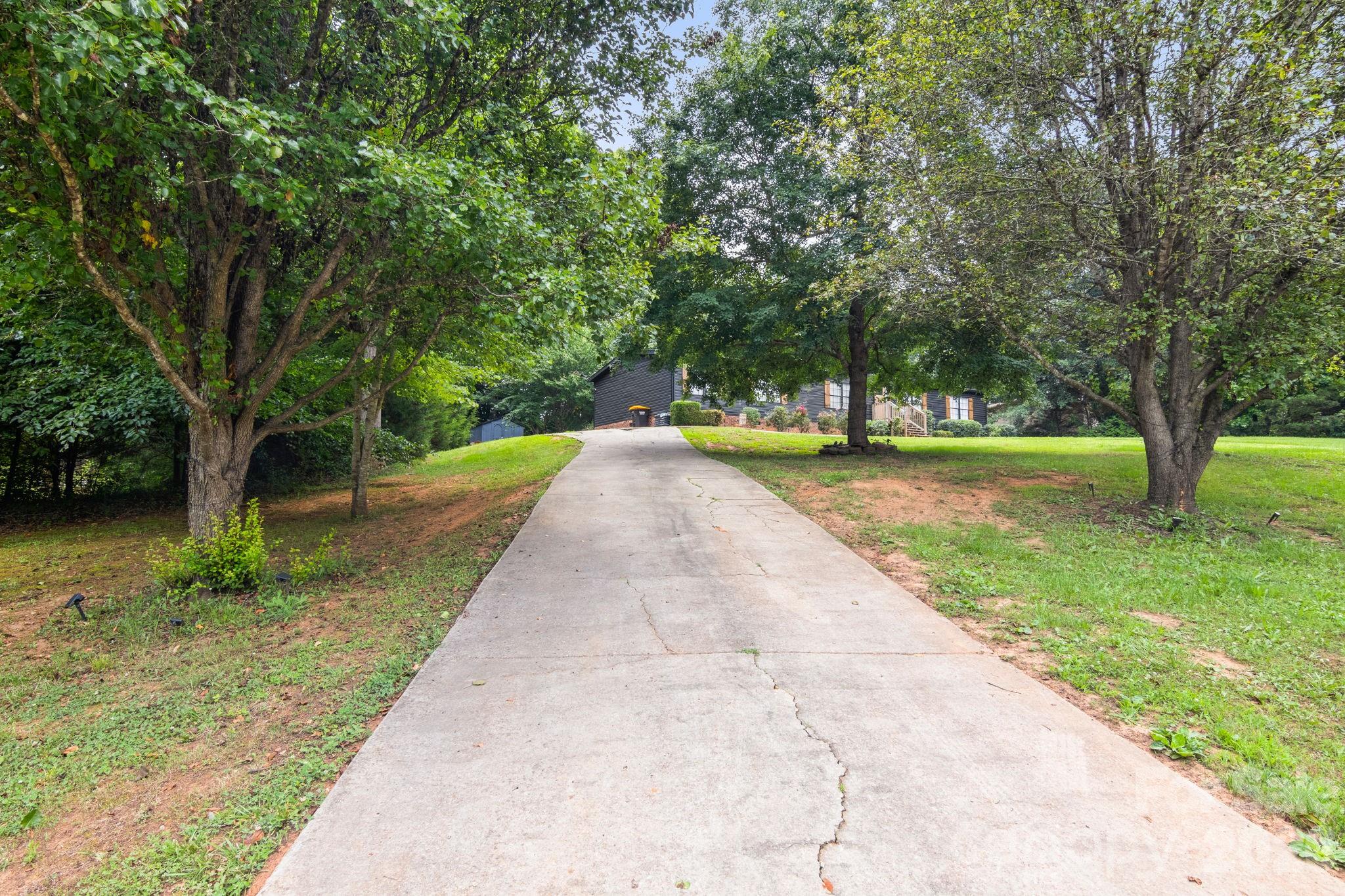 824 Joseph Antoon Circle — Stanley