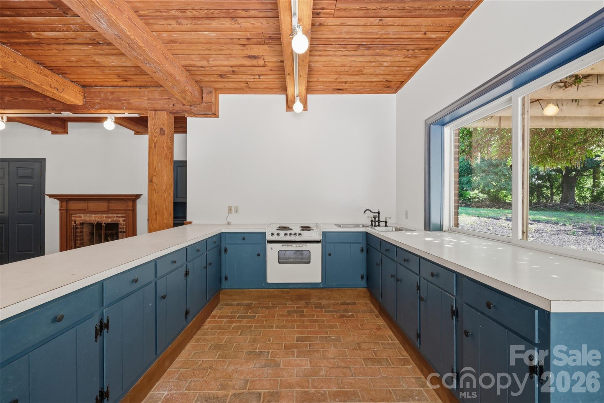 298 Shadowbrooke Lane — Mooresville