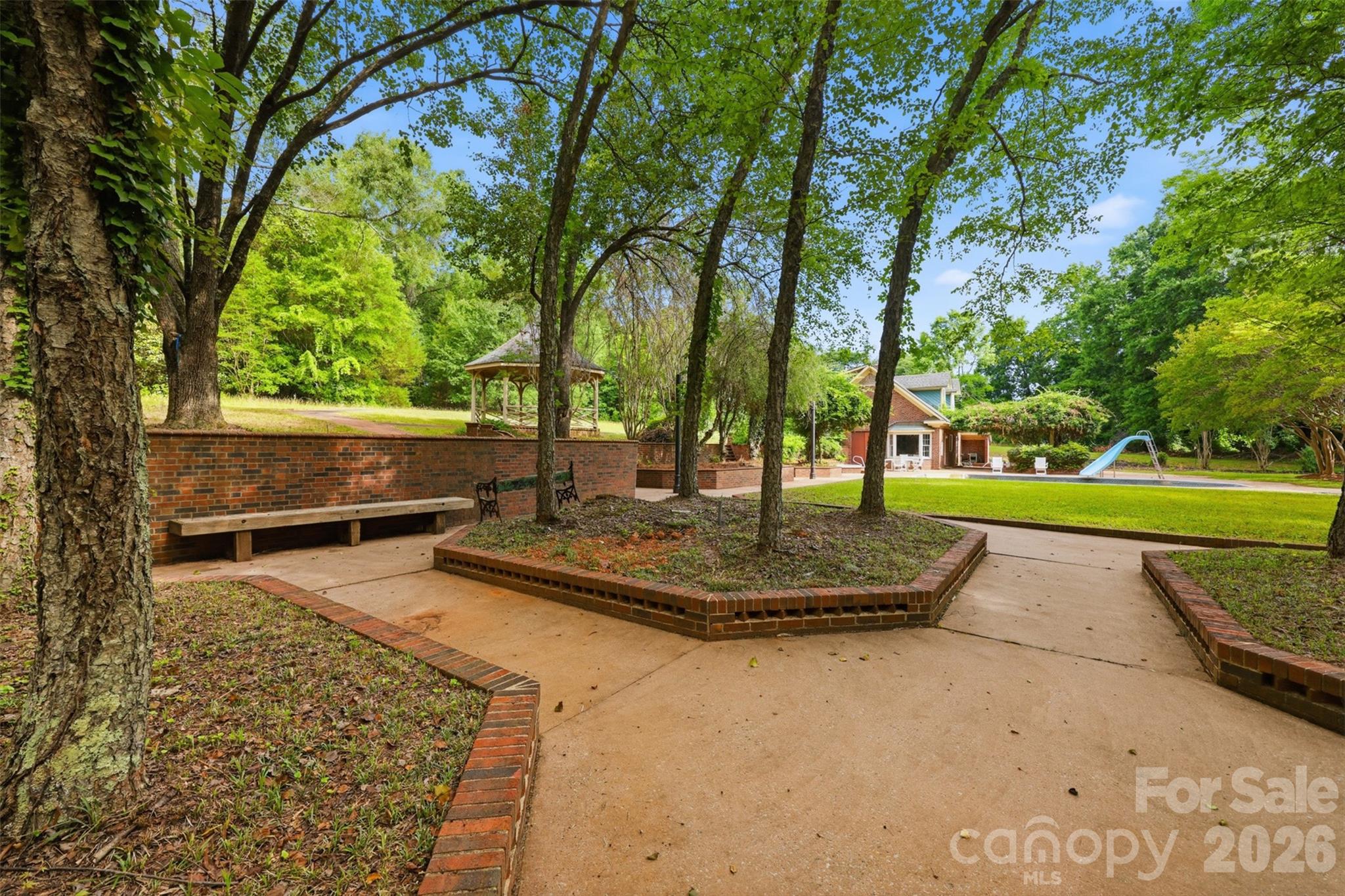 298 Shadowbrooke Lane — Mooresville