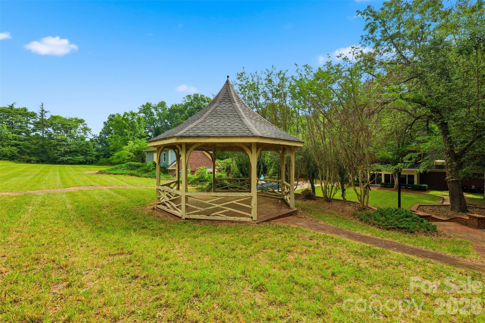 298 Shadowbrooke Lane — Mooresville