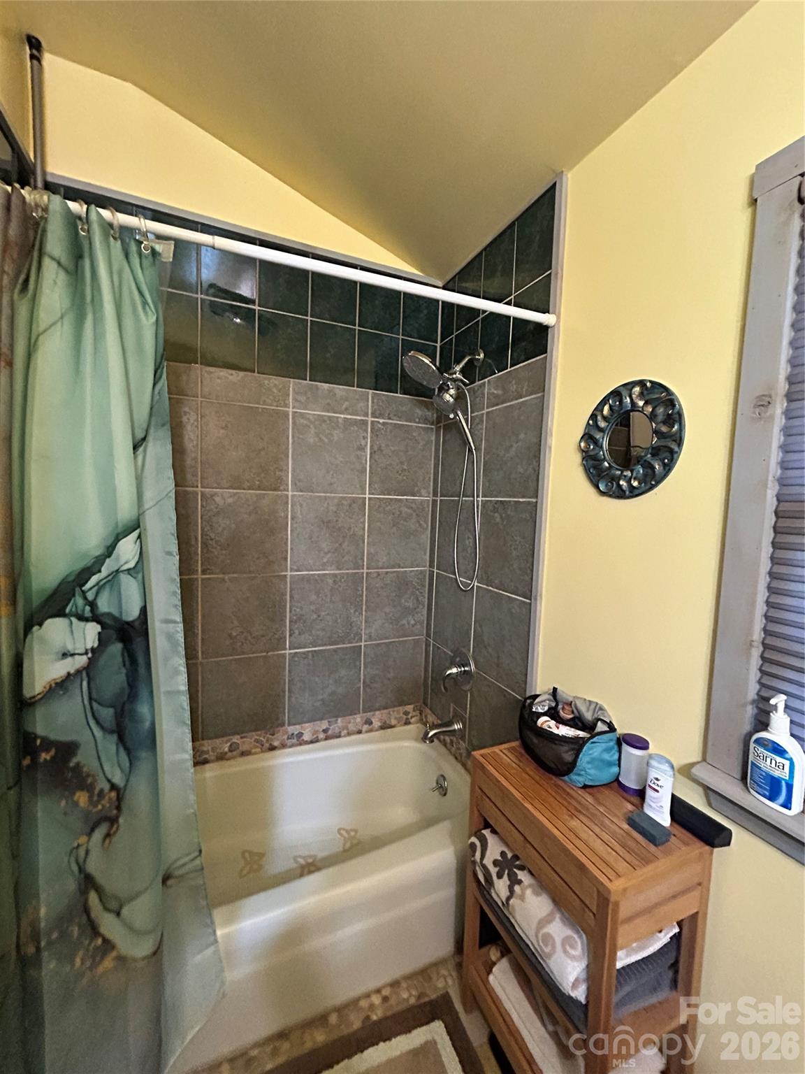 20 Kimberly Road — Black Mountain