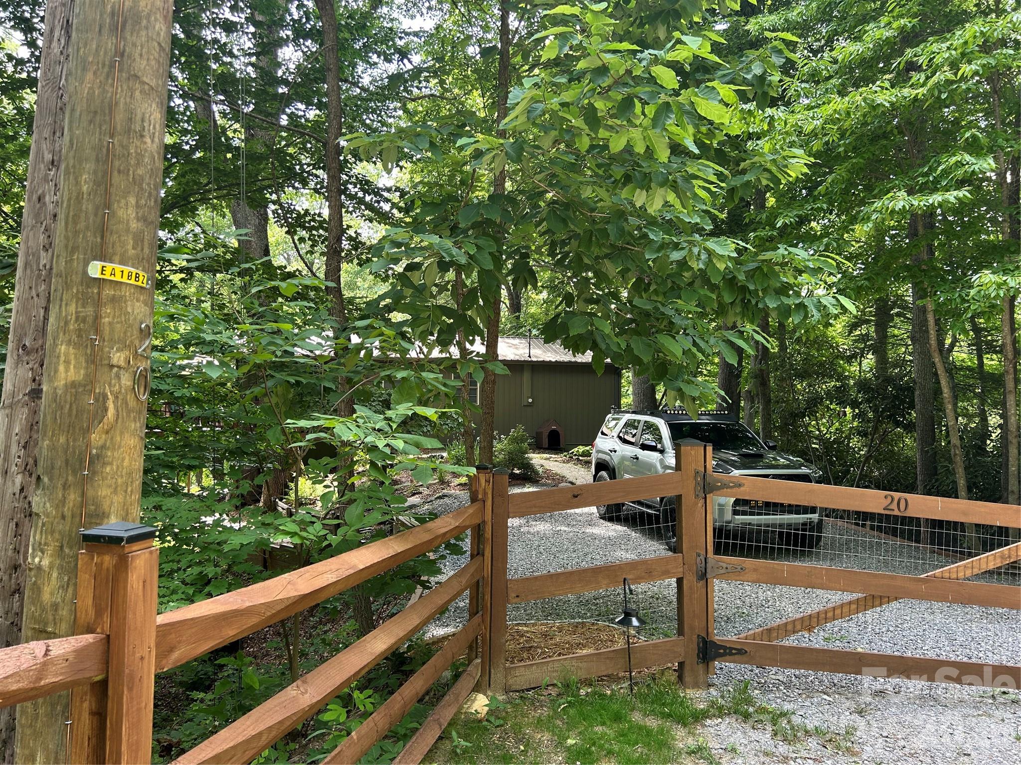20 Kimberly Road — Black Mountain