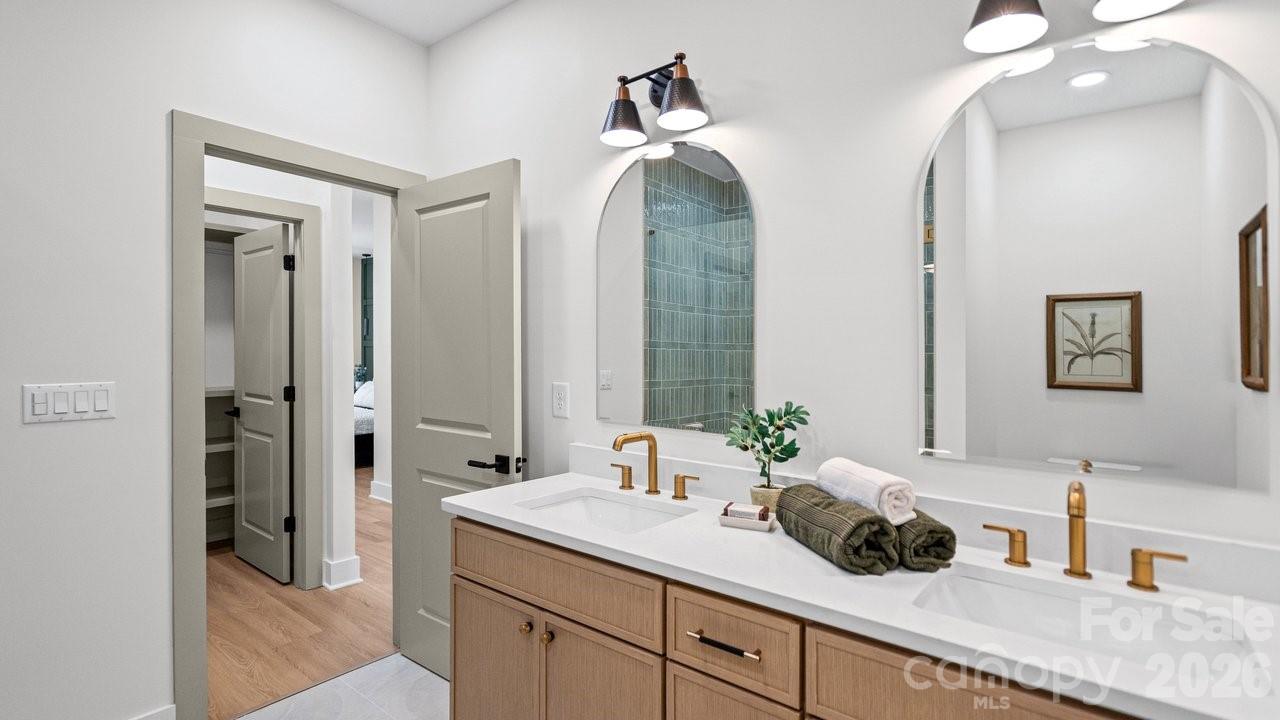 409 Scaleybark Road — Charlotte