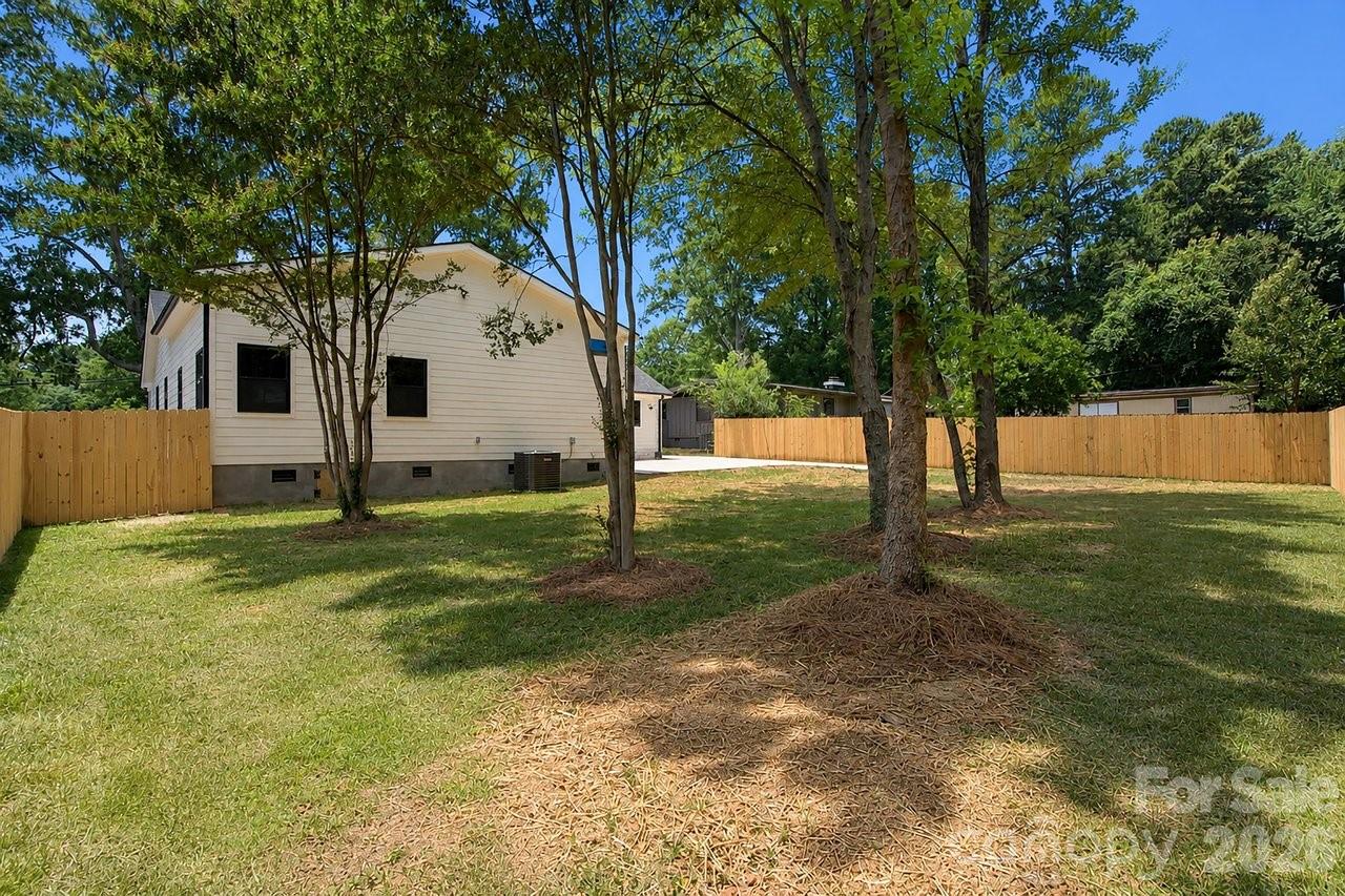 409 Scaleybark Road — Charlotte