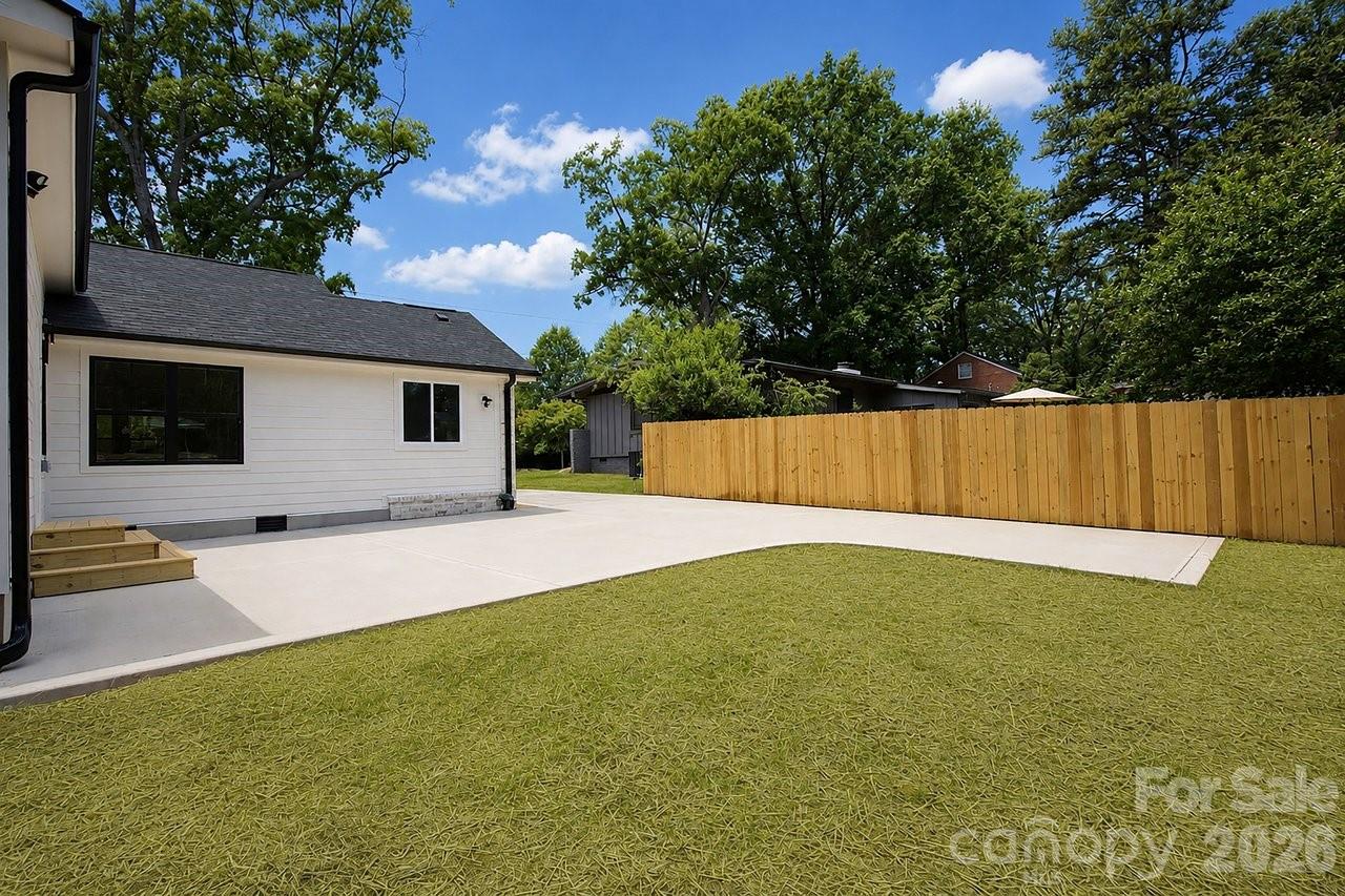 409 Scaleybark Road — Charlotte
