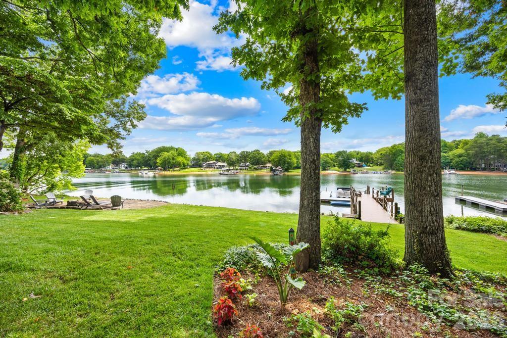 165 Woodstream Circle — Mooresville