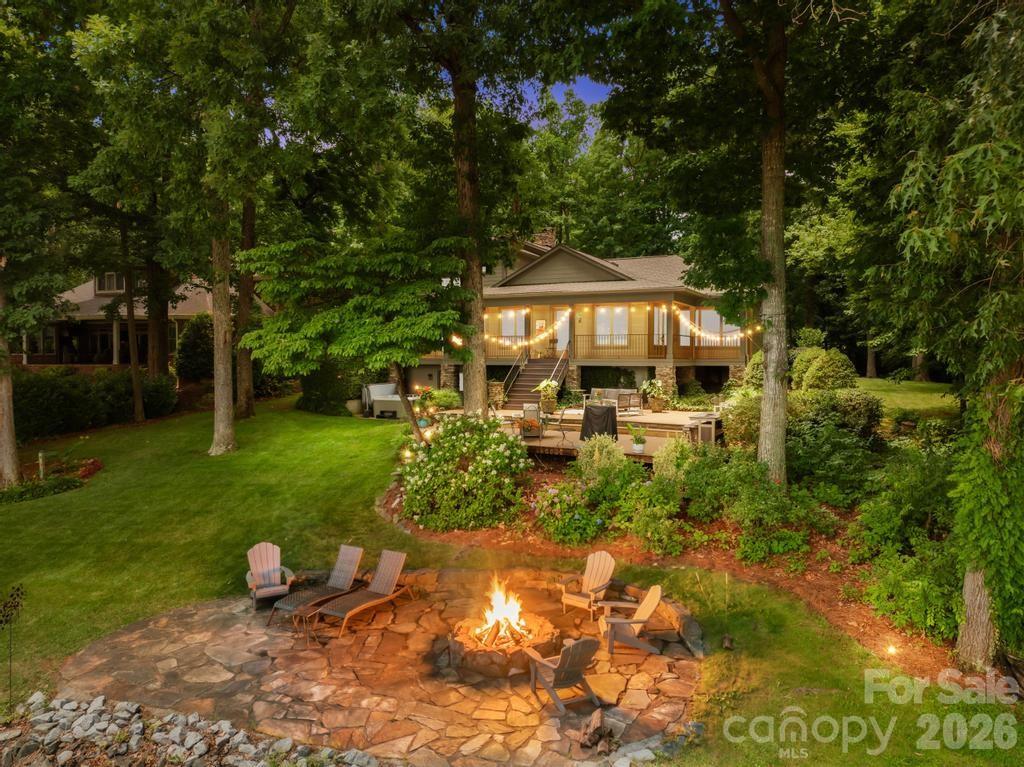 165 Woodstream Circle — Mooresville