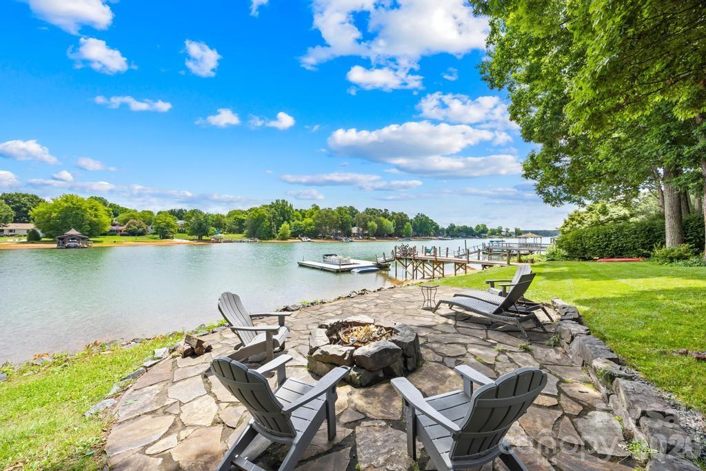 165 Woodstream Circle — Mooresville