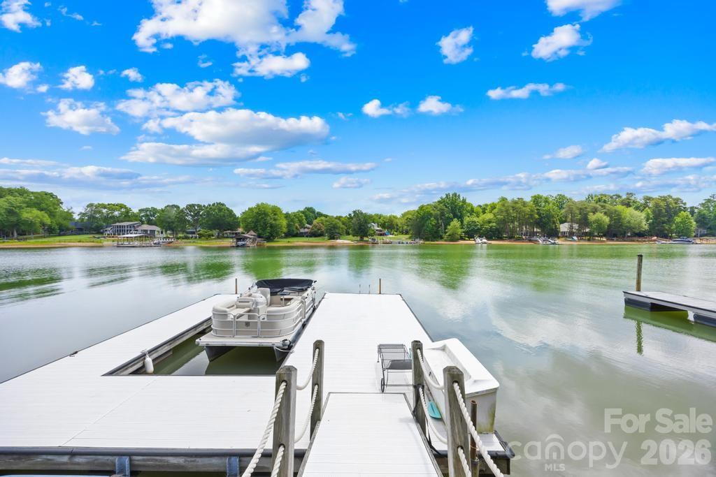 165 Woodstream Circle — Mooresville