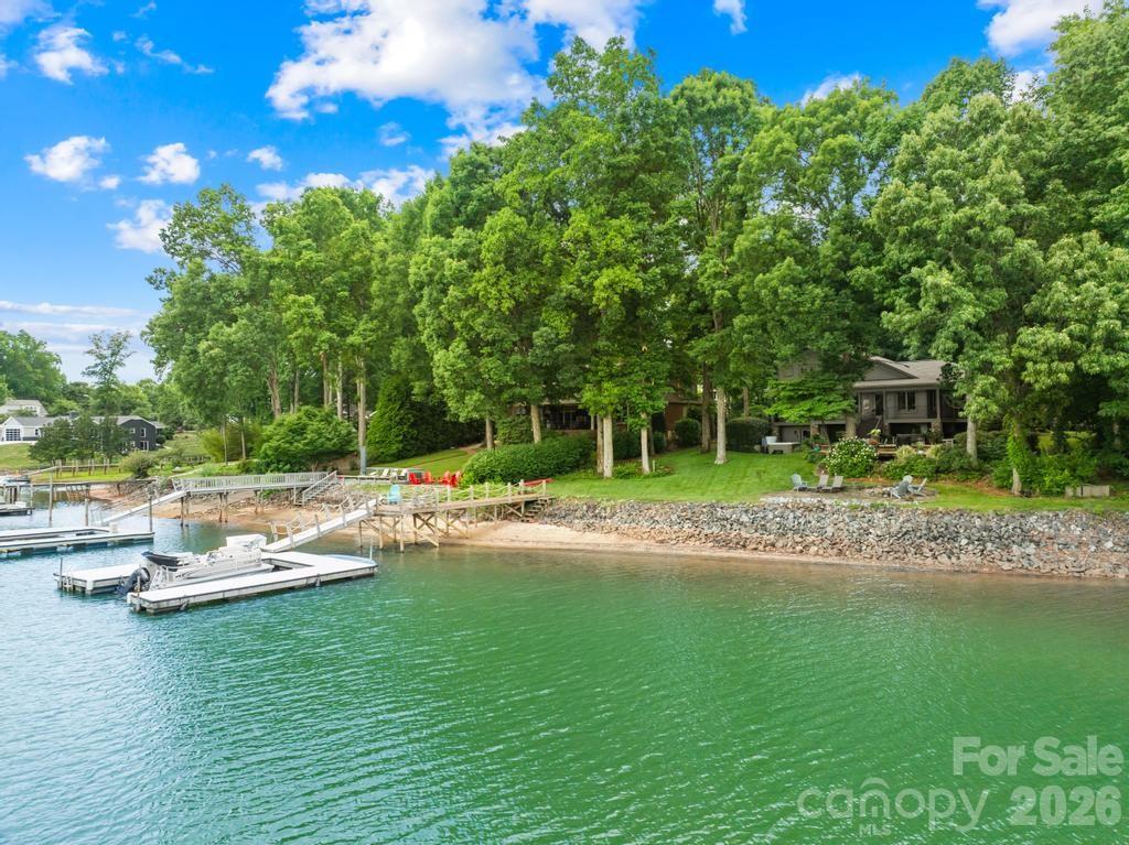 165 Woodstream Circle — Mooresville