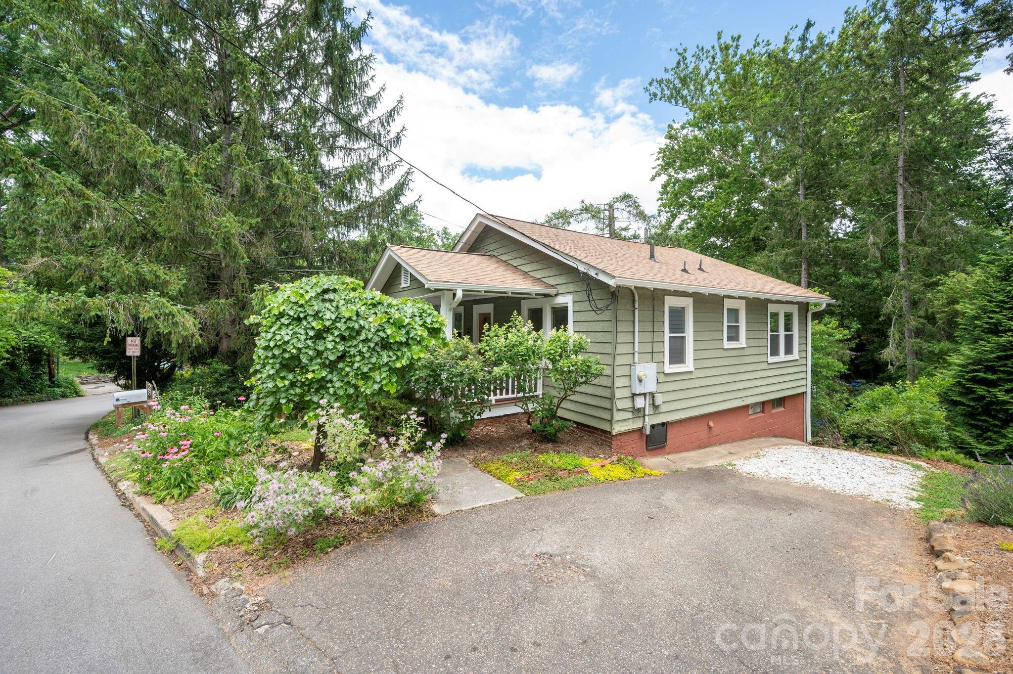 28 Chatham Road — Asheville