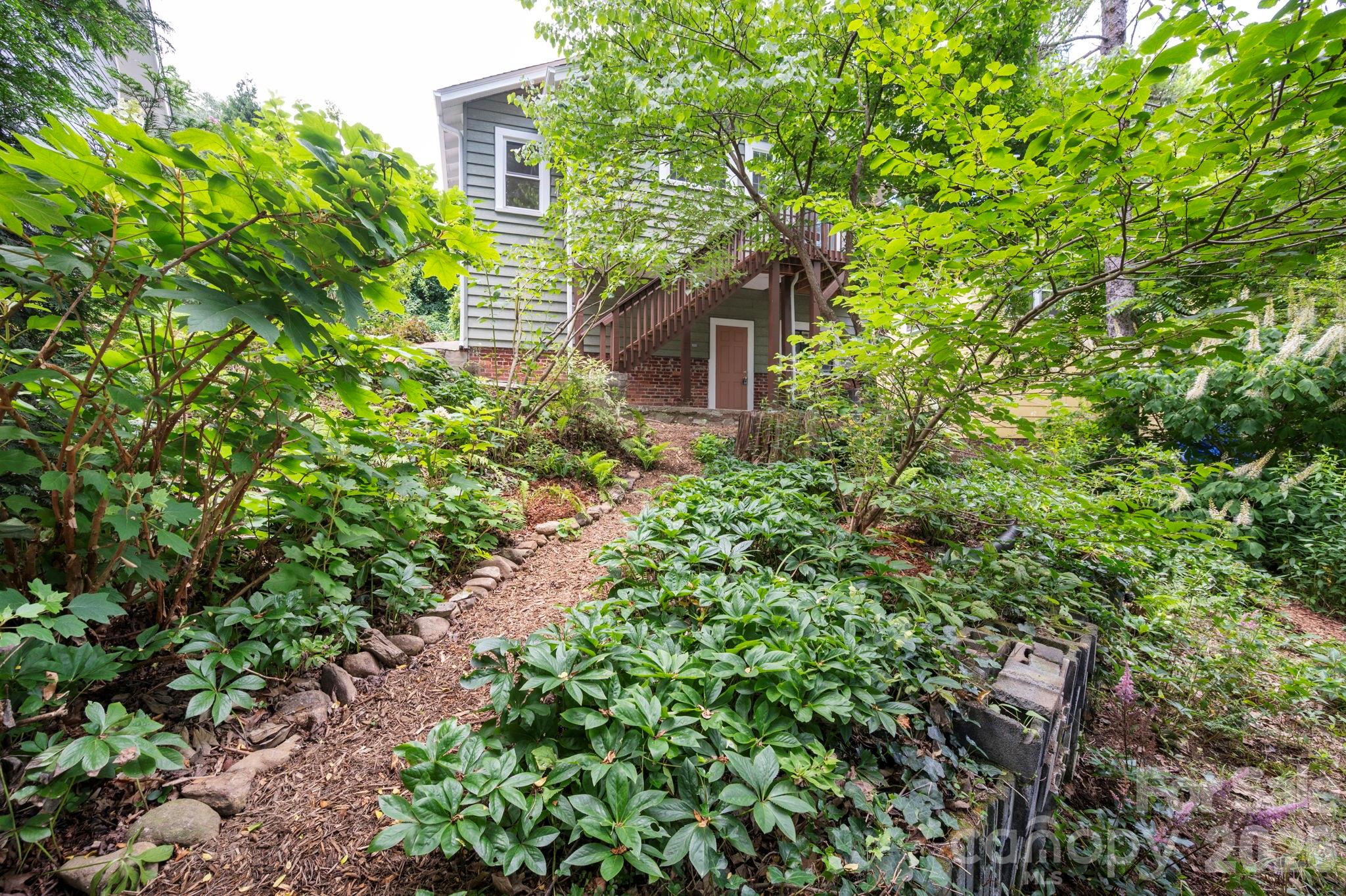 28 Chatham Road — Asheville