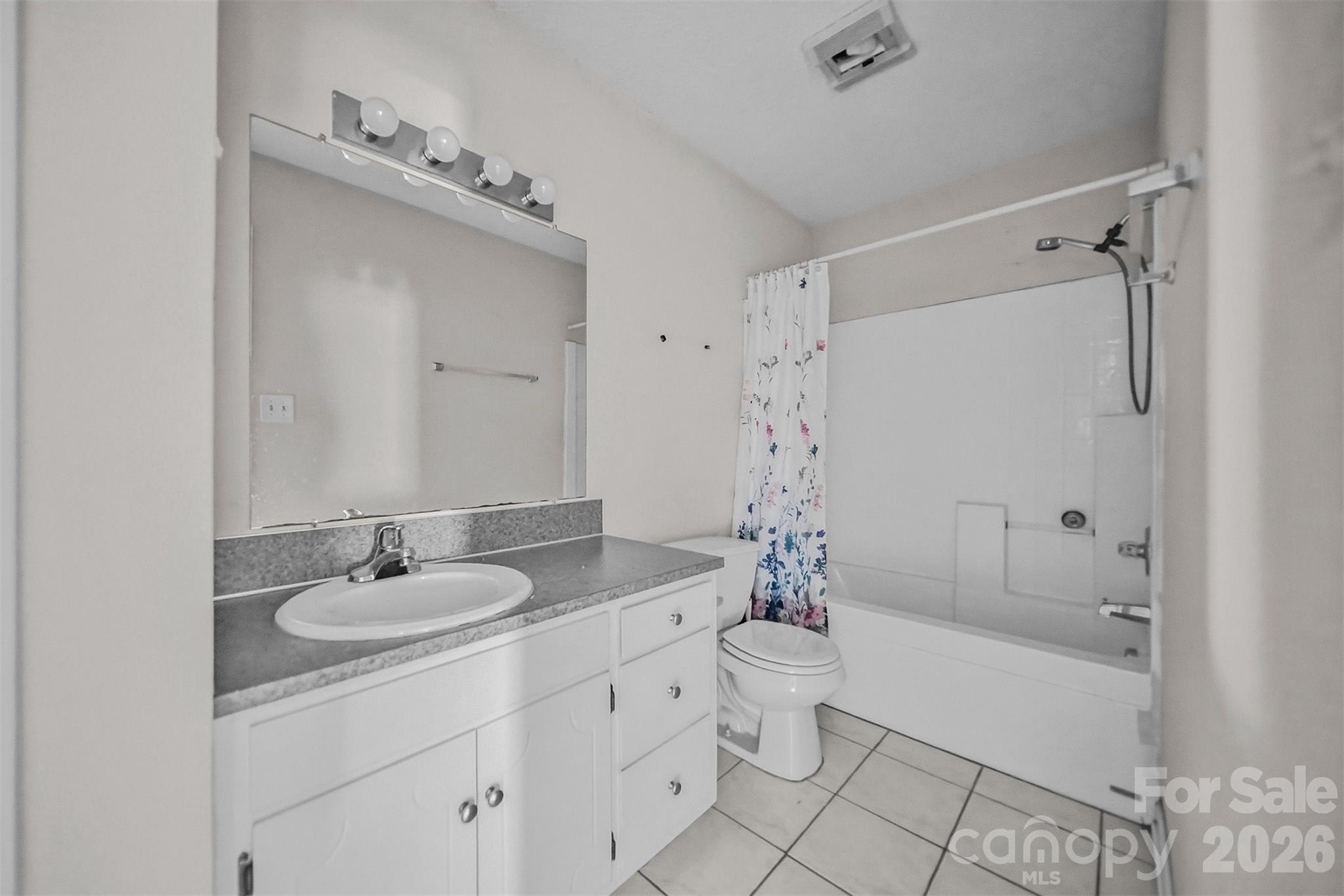 800 Horseshoe Lake Road — Lincolnton