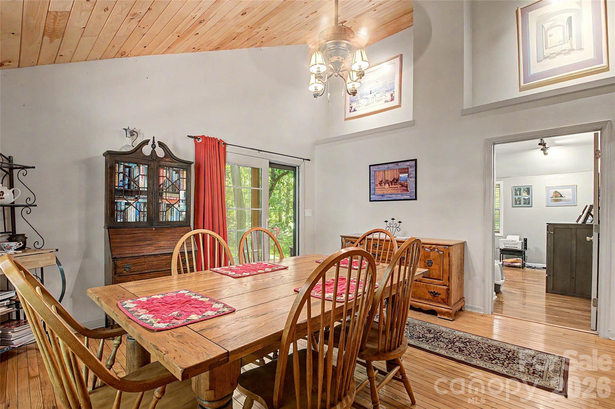 76 Winsome Trail — Hendersonville