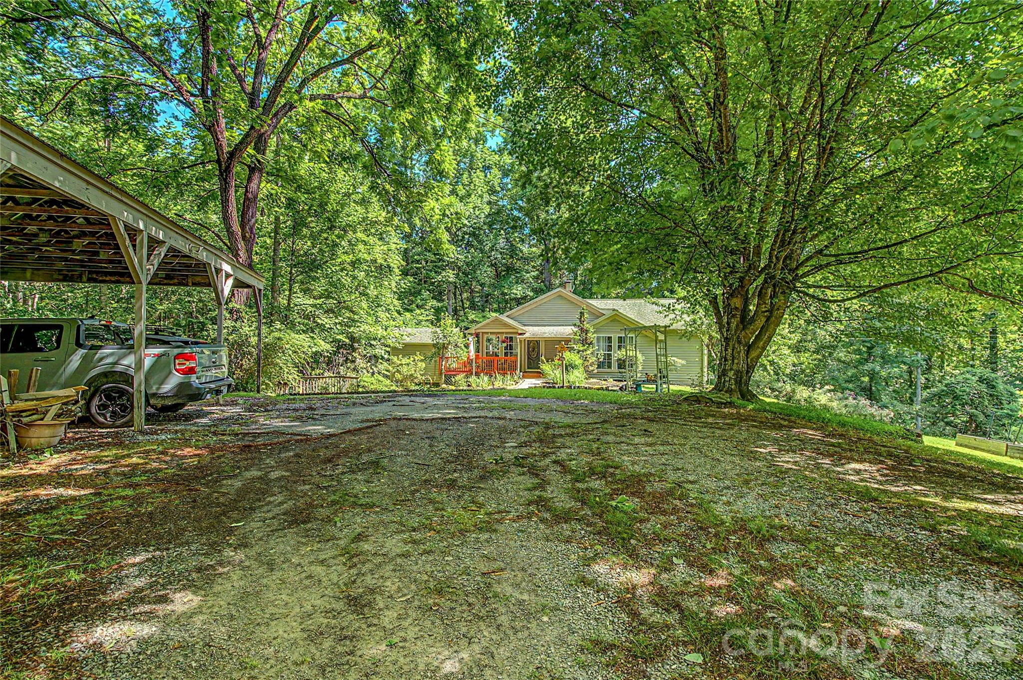 76 Winsome Trail — Hendersonville