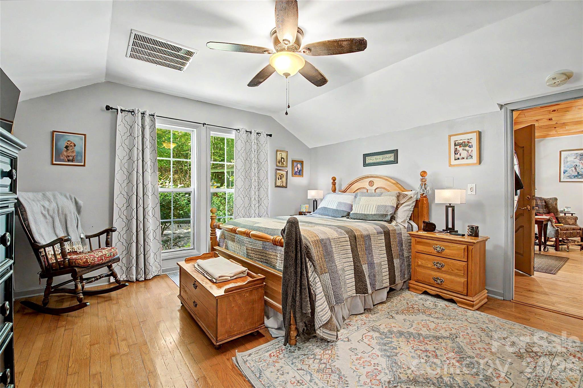 76 Winsome Trail — Hendersonville