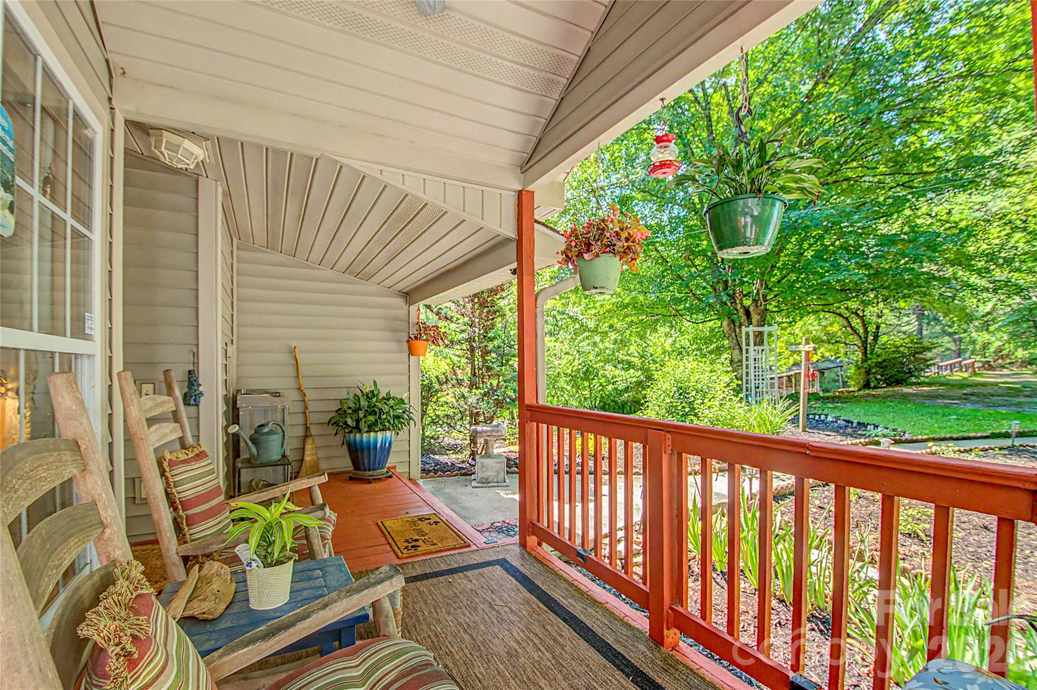 76 Winsome Trail — Hendersonville